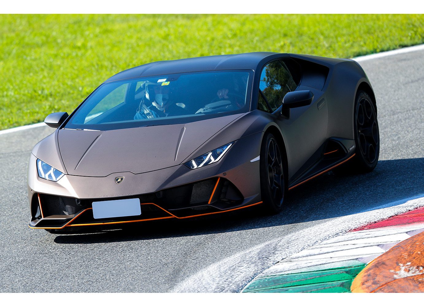 Jochen Schweizer Erlebnisgutschein Lamborghini selber fahren Stevelot (1 Rdn), Spüre den Nervenkitzel im Lamborghini!