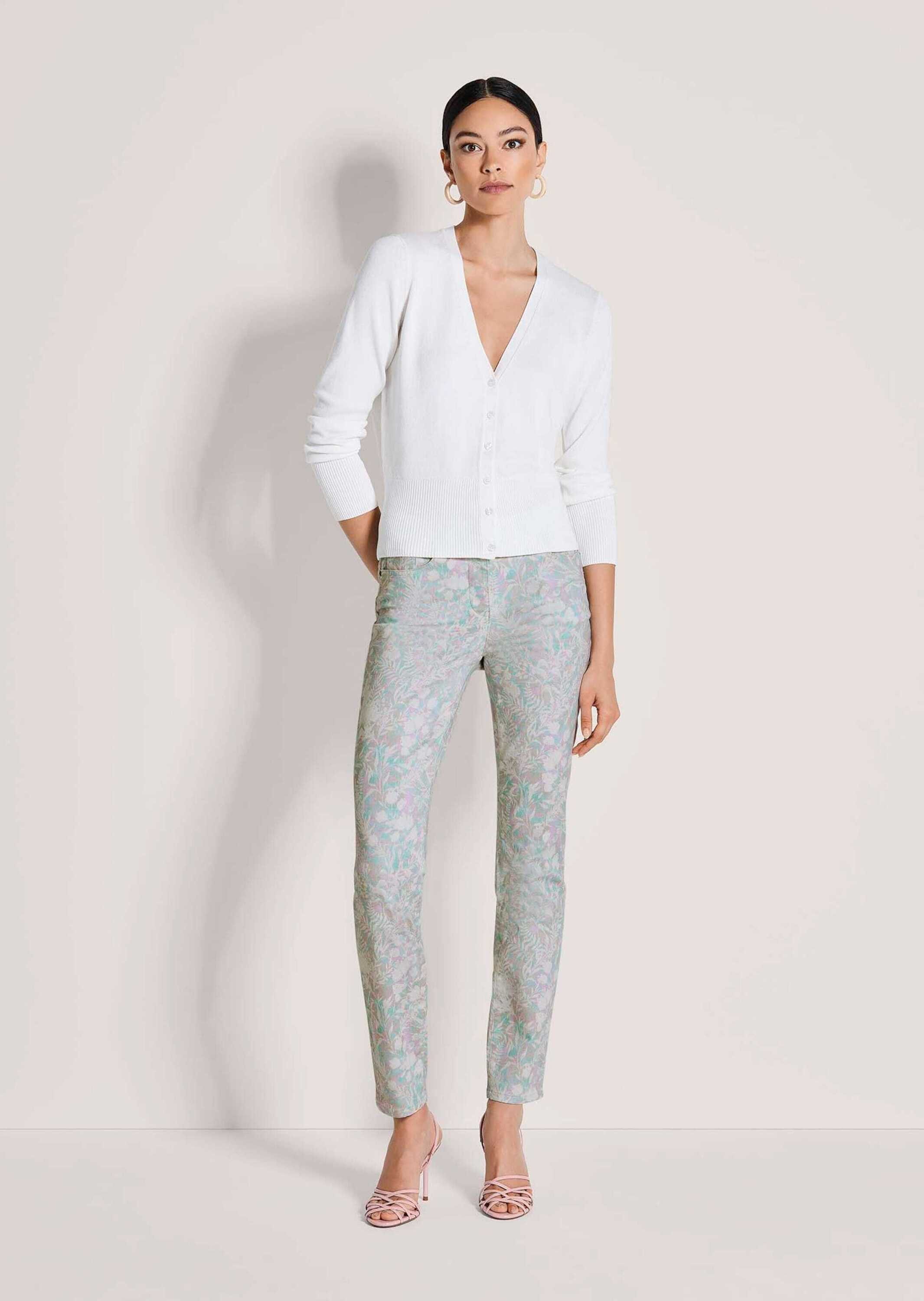 MADELEINE Stoffhose Kurzgröße: Baumwollhose mit floralem Print Stoffhose mit Formbund, Gürtelschlaufen, Taschen und Knöchellänge