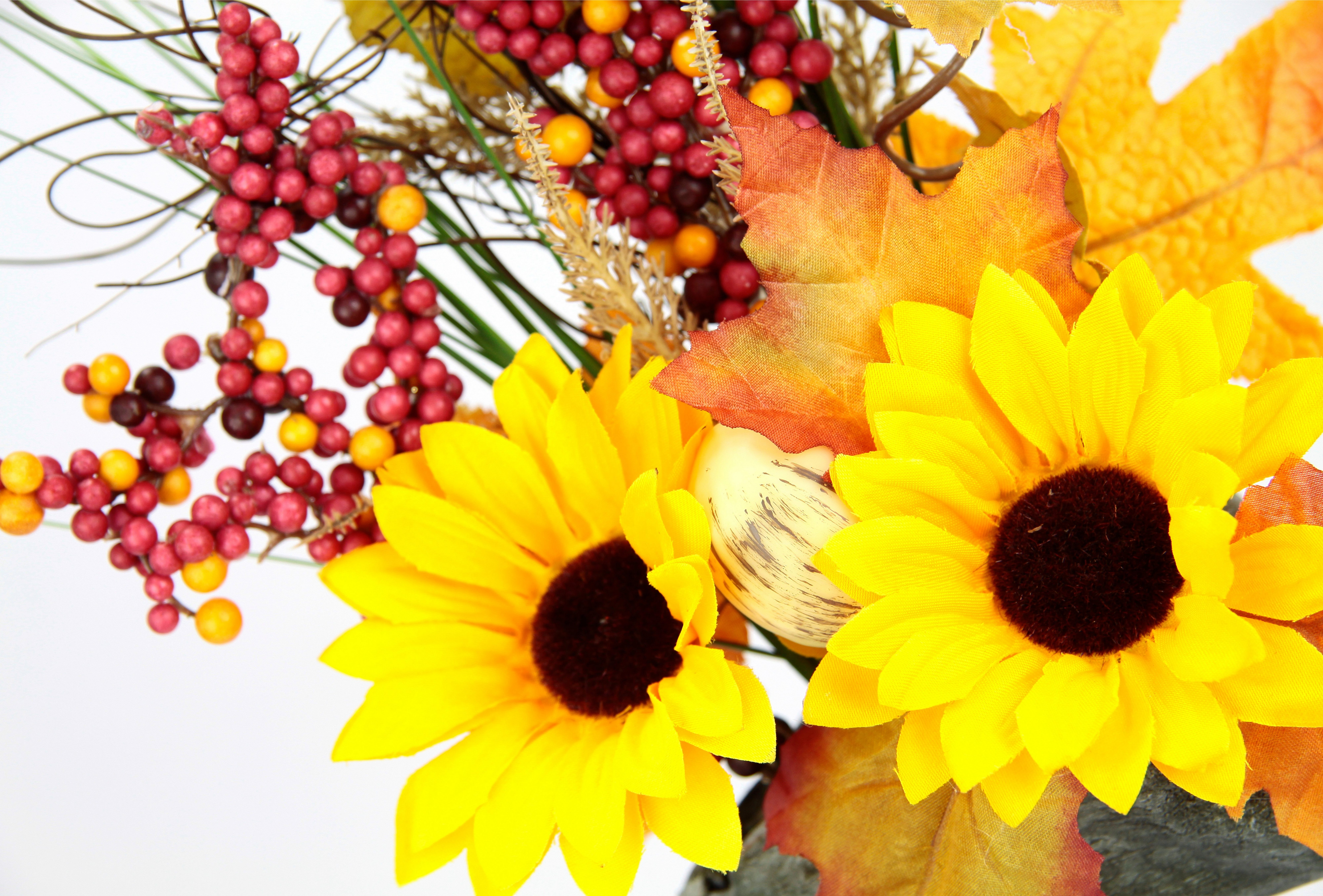 Kunstblume Gesteck aus Sonnenblumen auf Stein, I.GE.A., Höhe 28 cm, Künstliche Blumen Herbstgesteck Deko Ornamente für Halloween – Bild 4 von 5