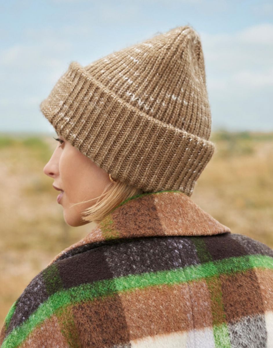 Beechfield® Bommelmütze Chunky Knitted Patch Beanie