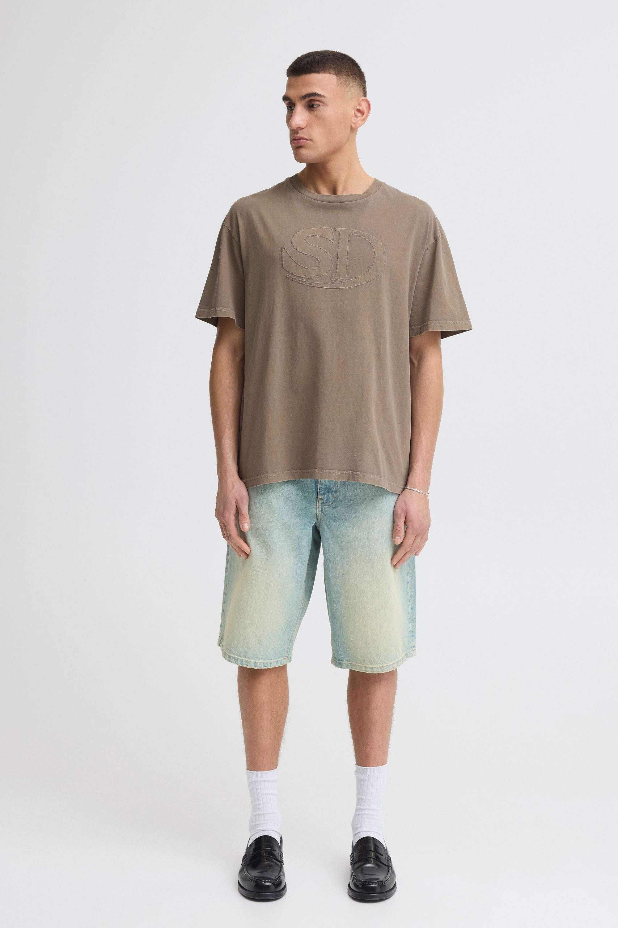!Solid Rundhalsshirt SDUncaster Lässiges T-Shirt mit gestickter Frontgrafik - Loose Fit
