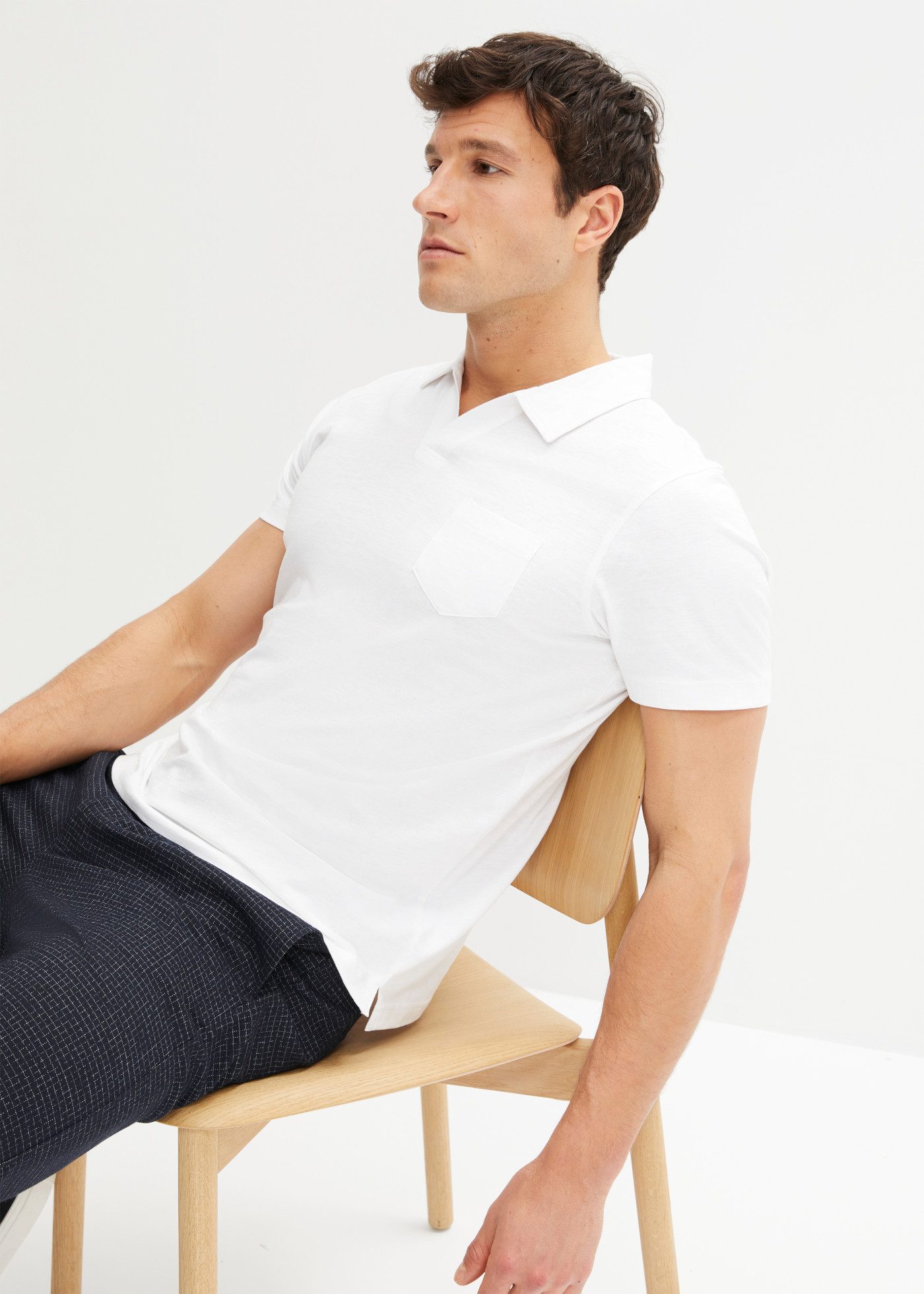 bonprix Poloshirt bequeme Passform, reine Baumwolle, Umlegekragen und Brusttasche