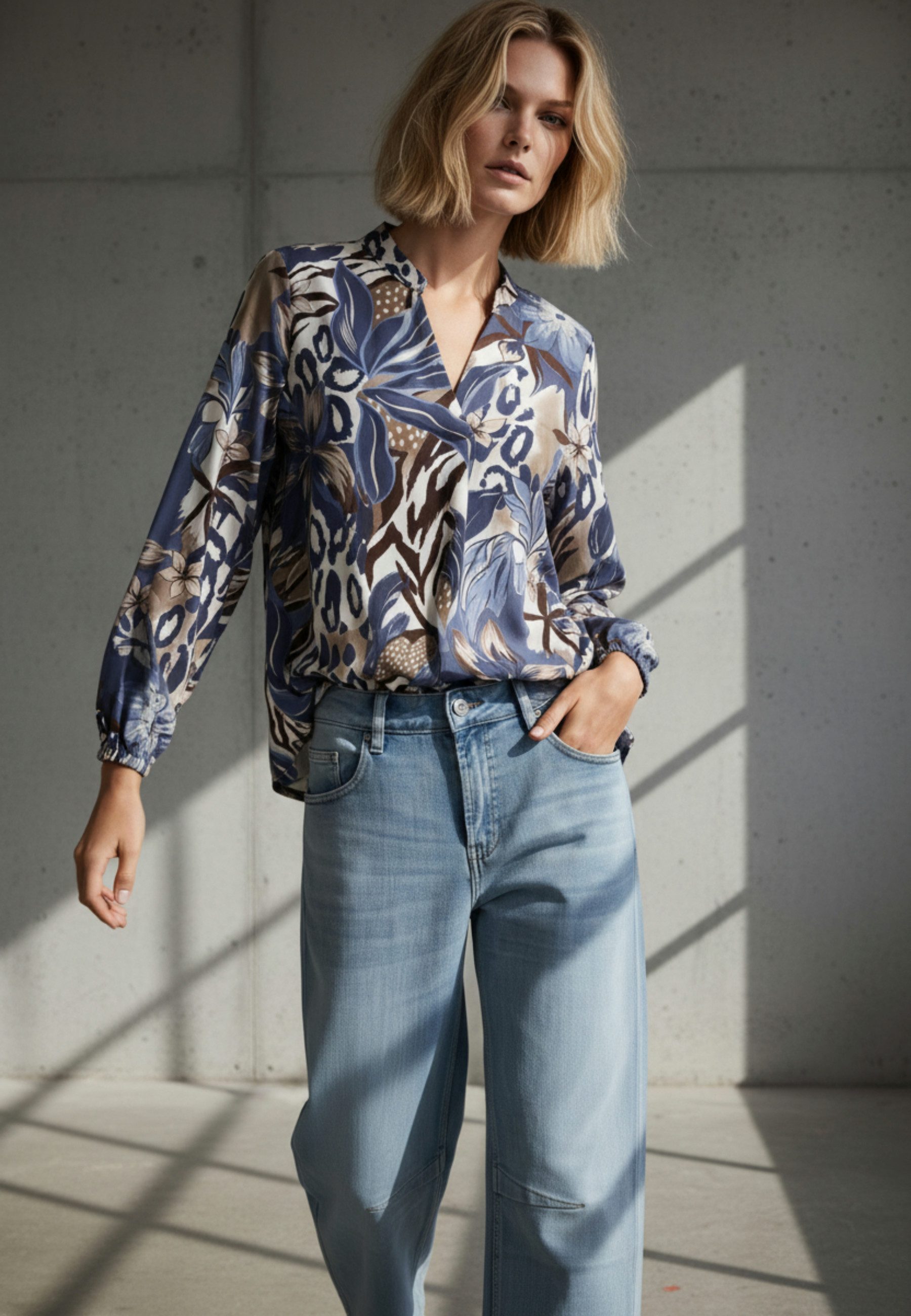 Andijamo-Fashion Schlupfbluse WILD ELEGANCE Exotischer Animalprint mit flor günstig online kaufen