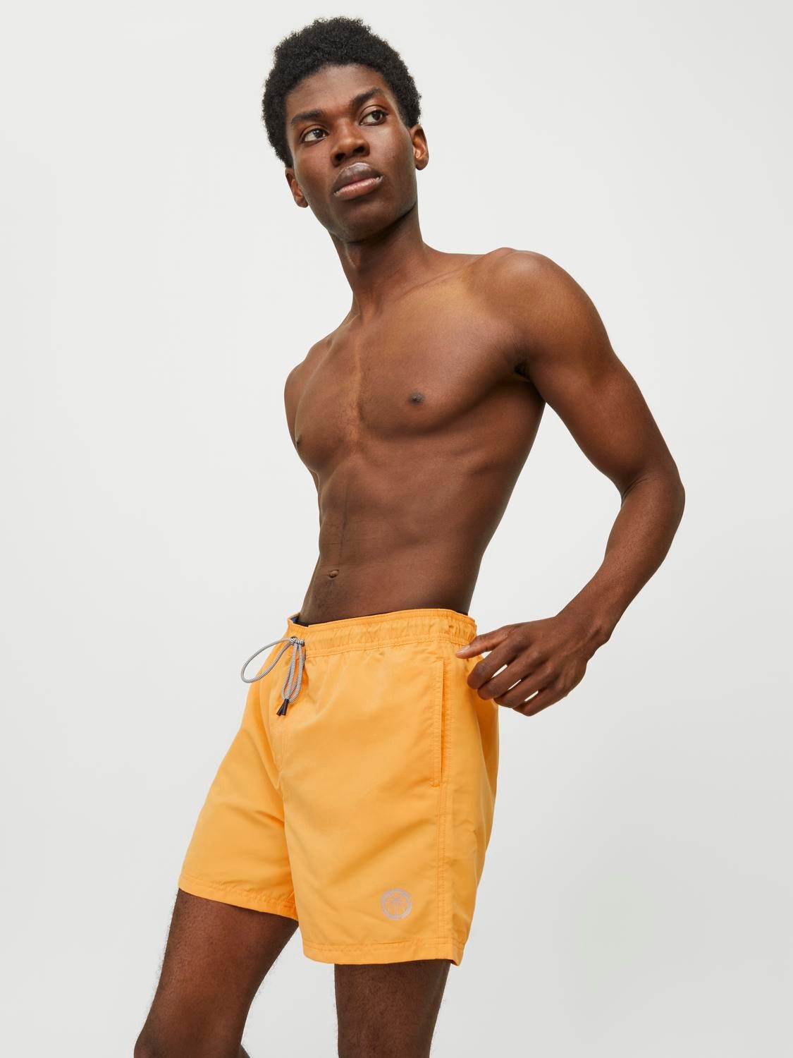 Jack & Jones Badeshorts JPSTFIJI JJSWIM SOLID SN LY gut geschnittene Schwimm-Shorts für den Strand aus recyceltem Garn