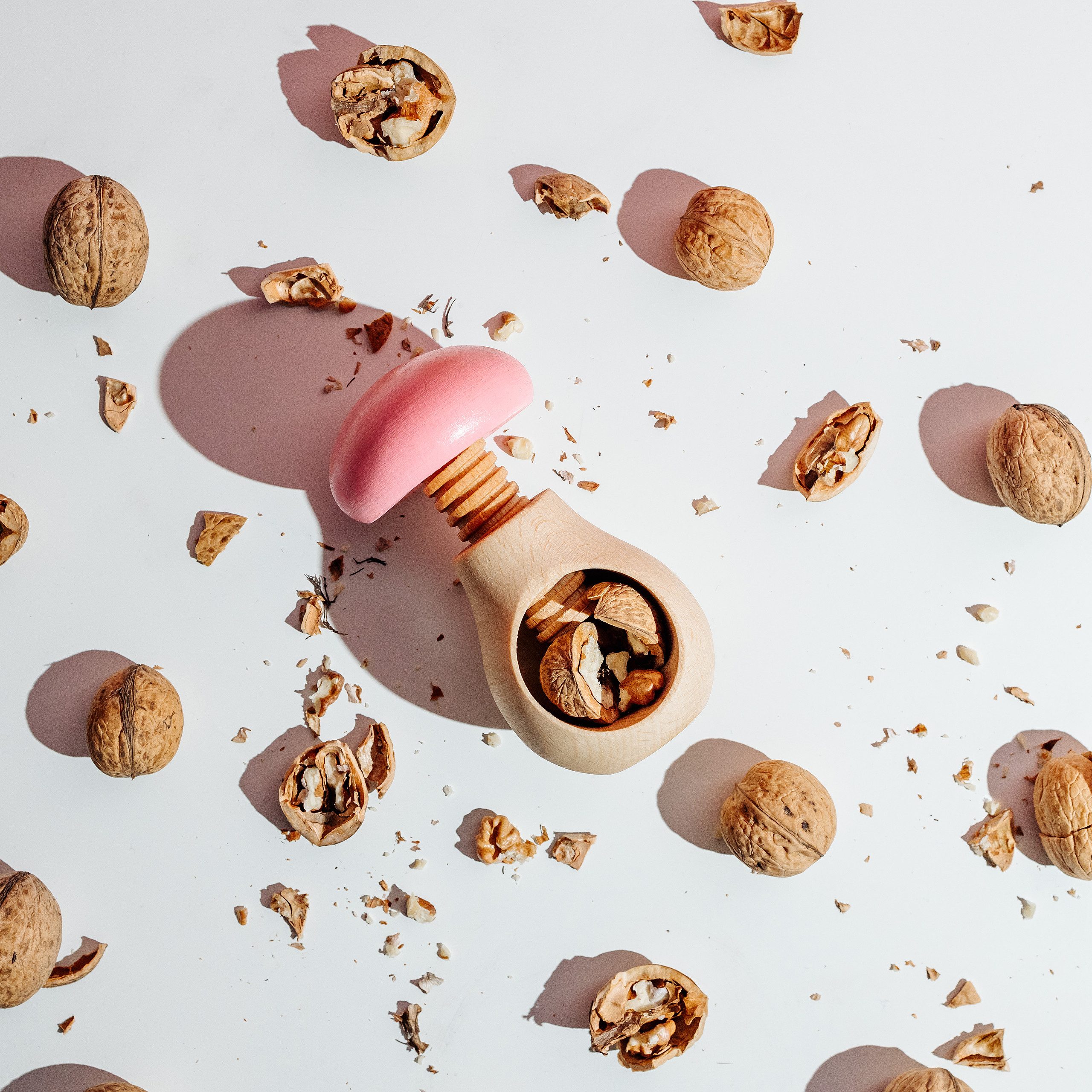 Creative Home Nussknacker Fliegenpilz Form 10 x 6 cm mit Schraubmechanismus, rot-weiße Kappe