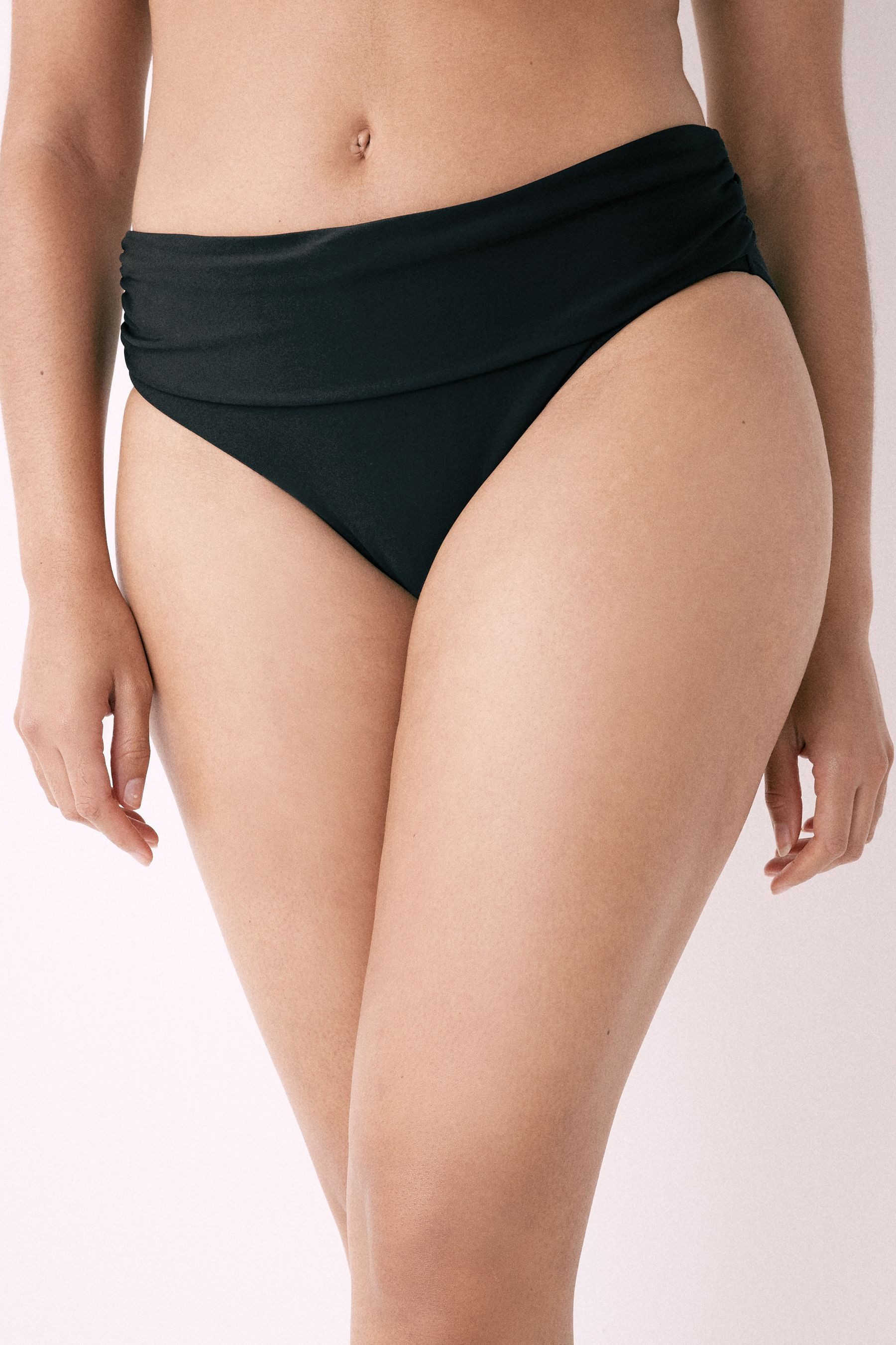 Next Bikini-Hose Bikinihose mit Umschlagbund (1-St) – Bild 4 von 4