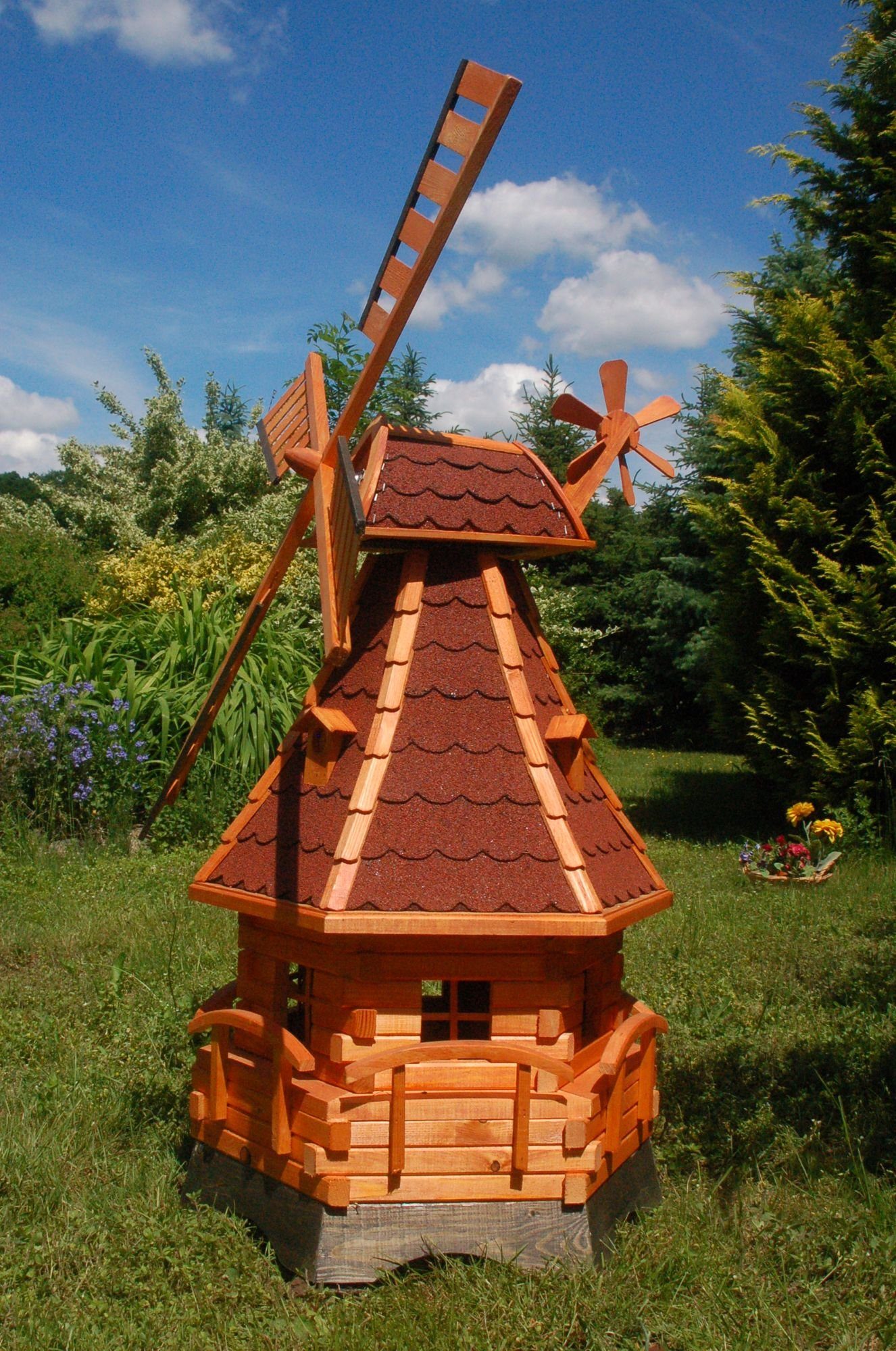 DSH DEKO SHOP HANNUSCH Gartenfigur Windmühle mit Gauben und Solar-Beleuchtung – Höhe 1,4 Meter Rot