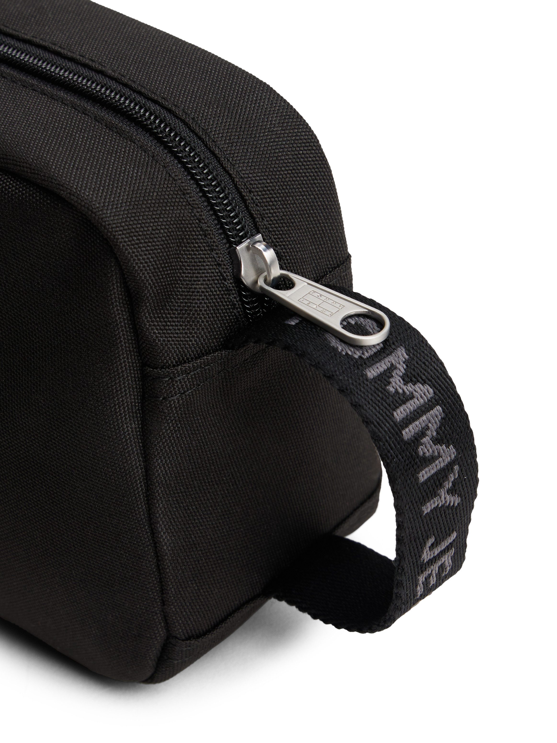 Tommy Jeans Kulturbeutel TJM ESS DAILY WASHBAG, Unisex Kosmetiktasche, Minibag mit Flaggen-Aufnäher