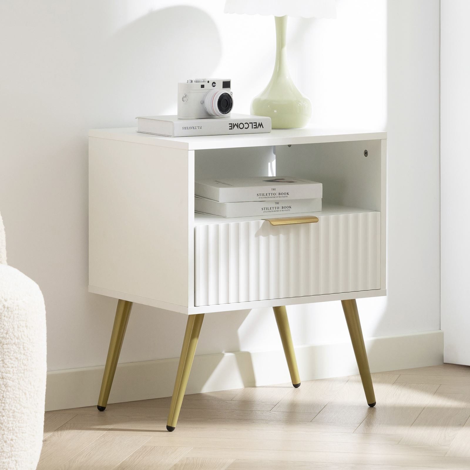 IDIMEX Nachtkommode MERVAL, Kleine Nachtkommode mit Schublade Metallfüße MDF-Front weiß/gold