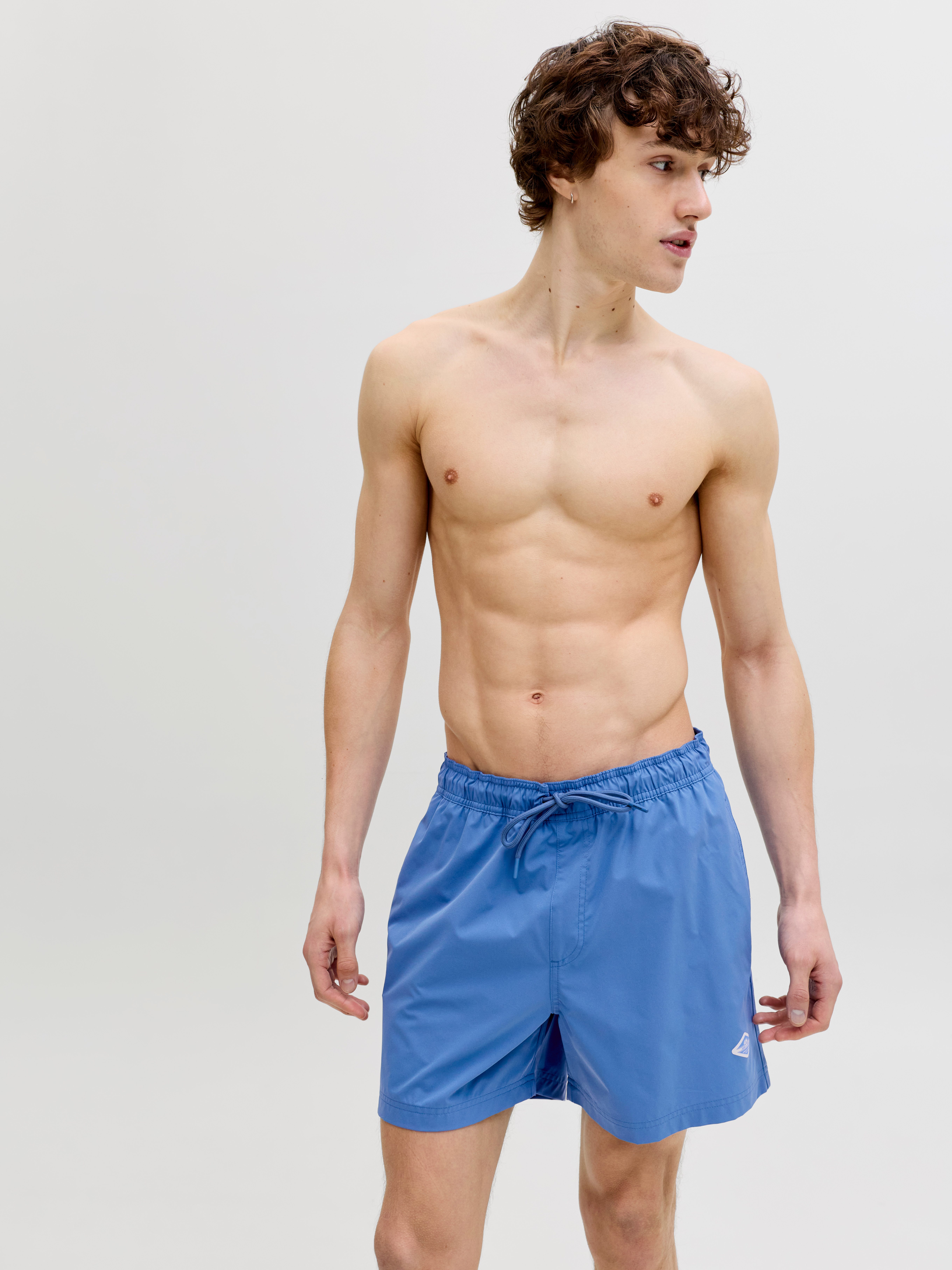 Jack & Jones Badeshorts JPSTMAUI TROPIC SOLID SWIM SHORTS SN Kunstfaser, normal geschnitten