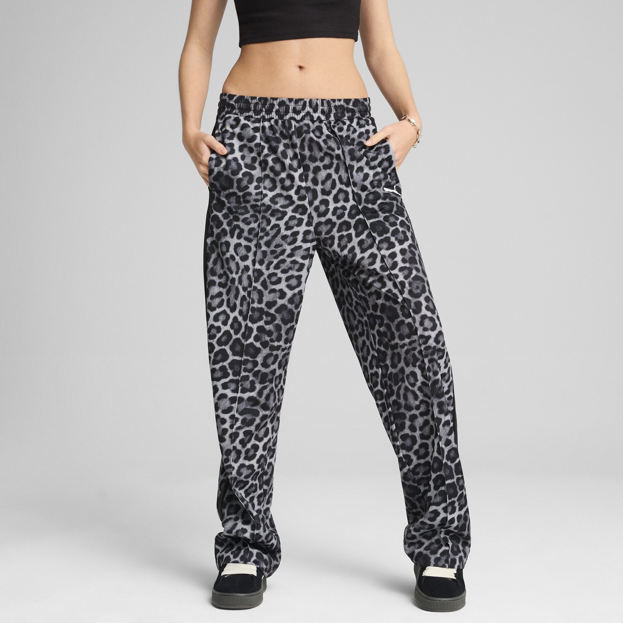 PUMA Sporthose T7 LEO LUXE Straight Hose mit Allover-Print Damen günstig online kaufen