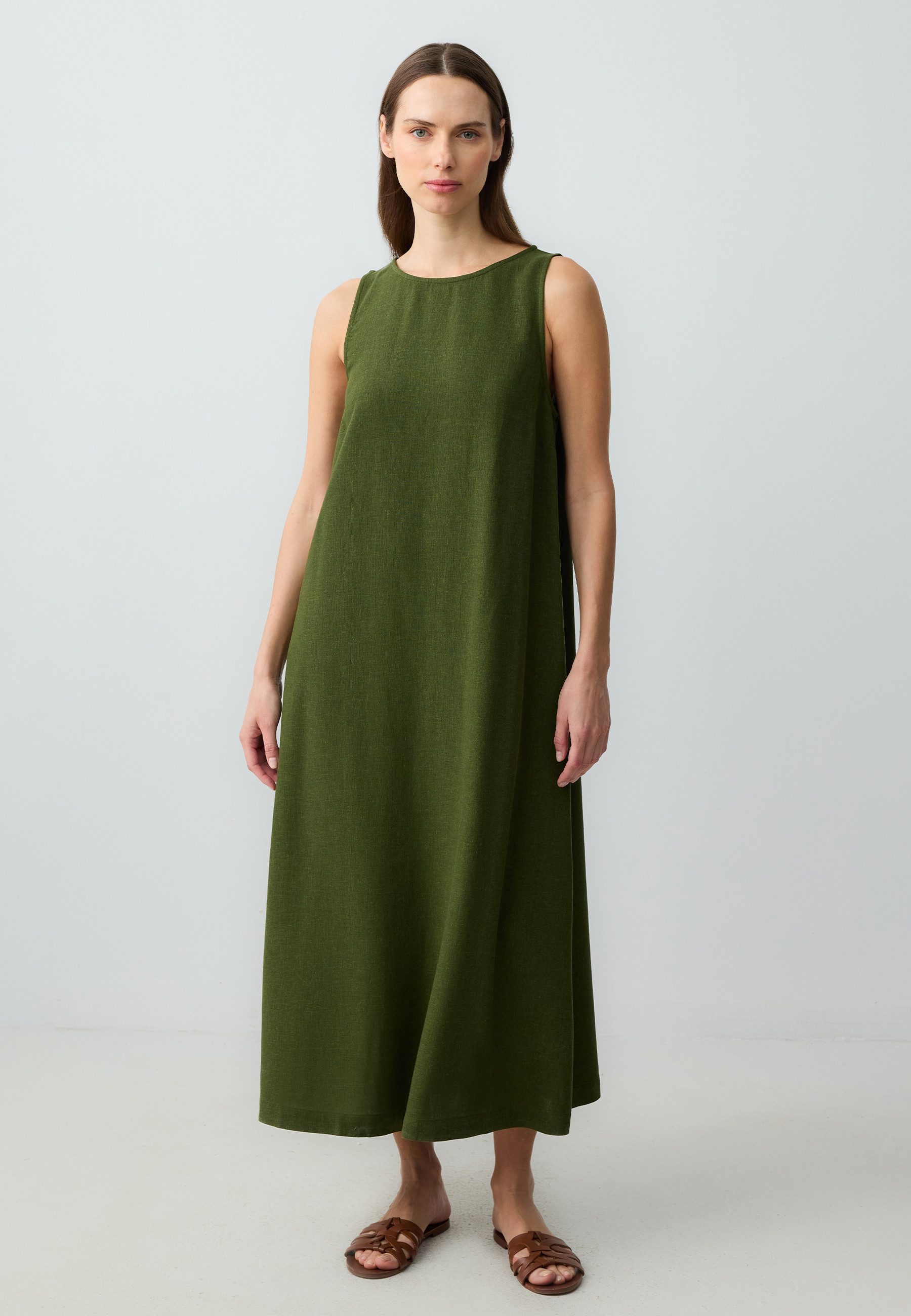 Midikleid Locker Geschnittenes Gewebtes Khakikleid Mit Rundhalsausschnitt