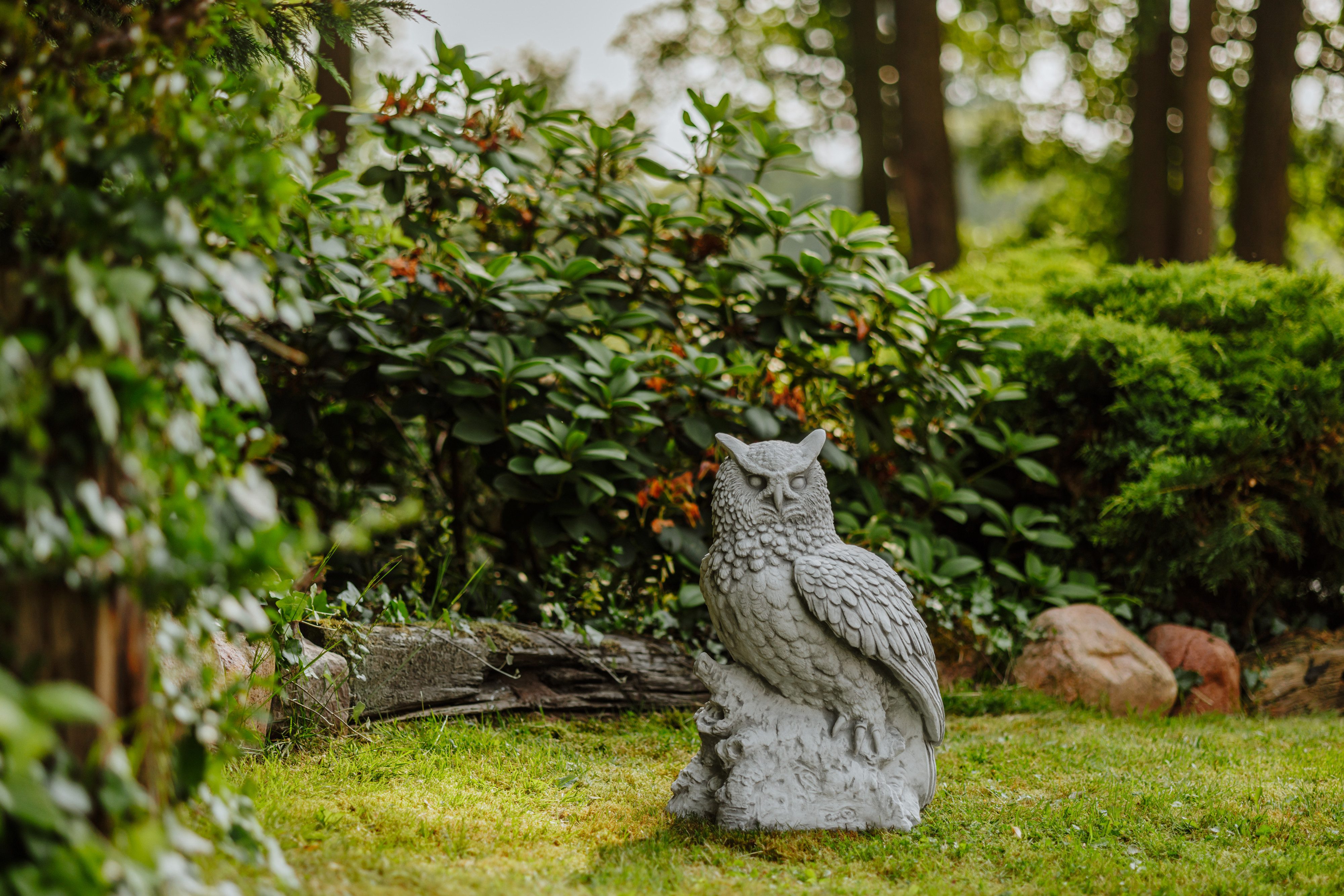 gartendekoparadies.de Gartenfigur Eule auf einem Ast, Steinfigur, H. 59 cm, 54 kg, Frostsicher