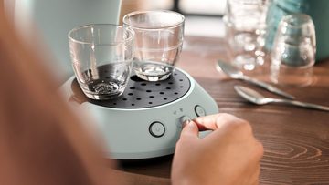 Philips Senseo Kaffeepadmaschine Original Plus CSA210/20, aus 28% recyceltem Plastik, +2 Kaffeespezialitäten, inkl. Gratis-Zugabe (Wert 5,-UVP)