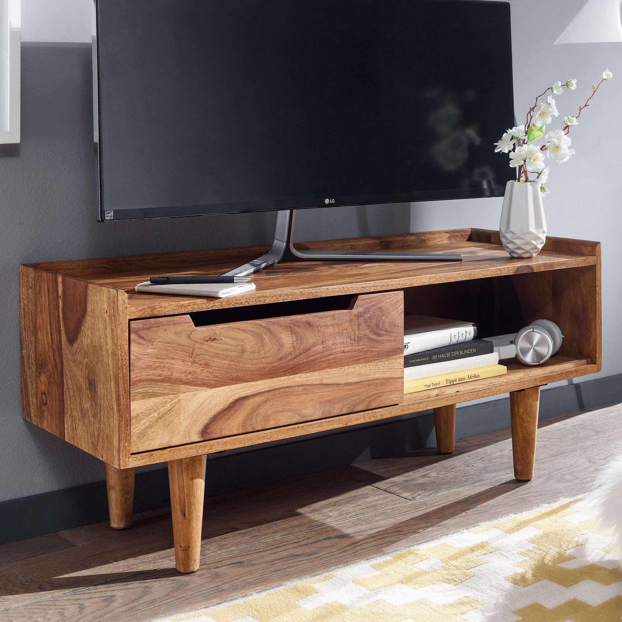 furnicato Lowboard TV-Unterschrank Massivholz, Walnuss Finish 95x44x34 cm Braun (1 St), TV-Board mit Schiebetür und Kabeldurchlass für dein Wohnzimmer