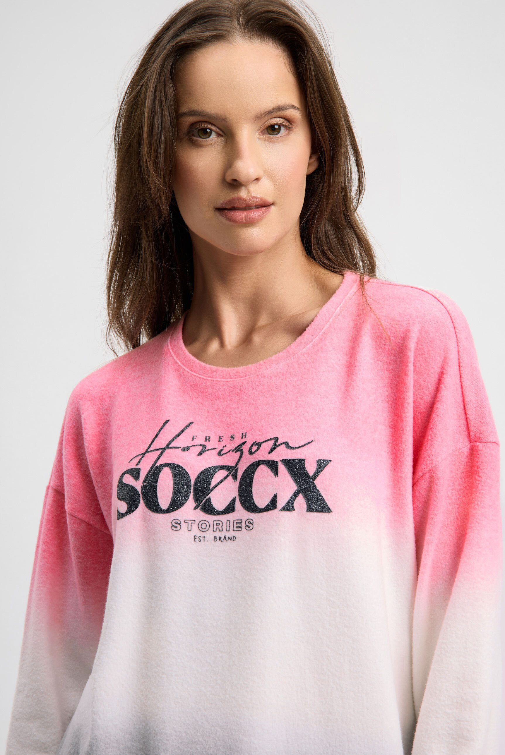 SOCCX Rundhalspullover mit Farbverlauf