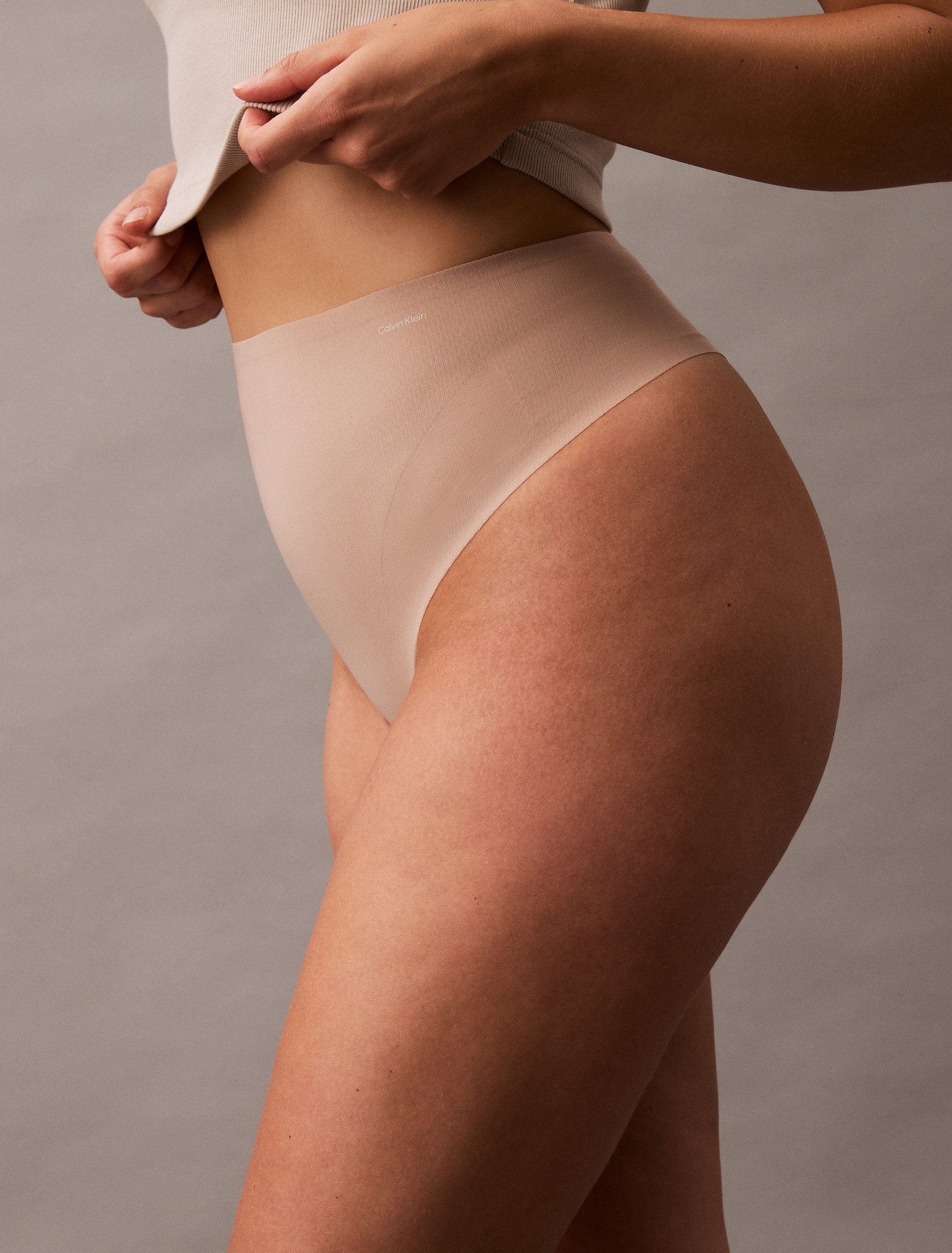 Calvin Klein Underwear Formstring SCULPTED FIRM MESH THONG mit formendem Ef günstig online kaufen
