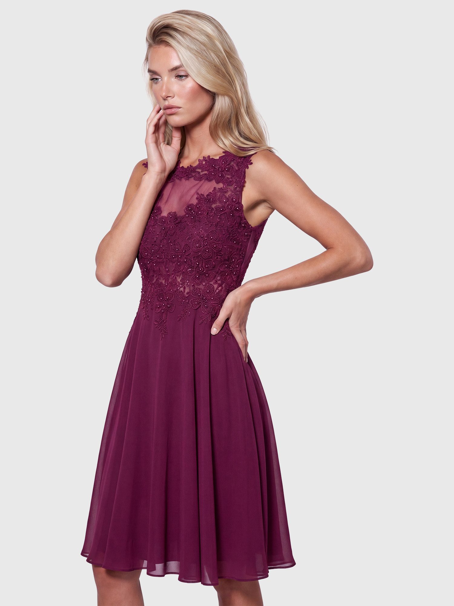 Apart Cocktailkleid mit floraler Spitze und Chiffon