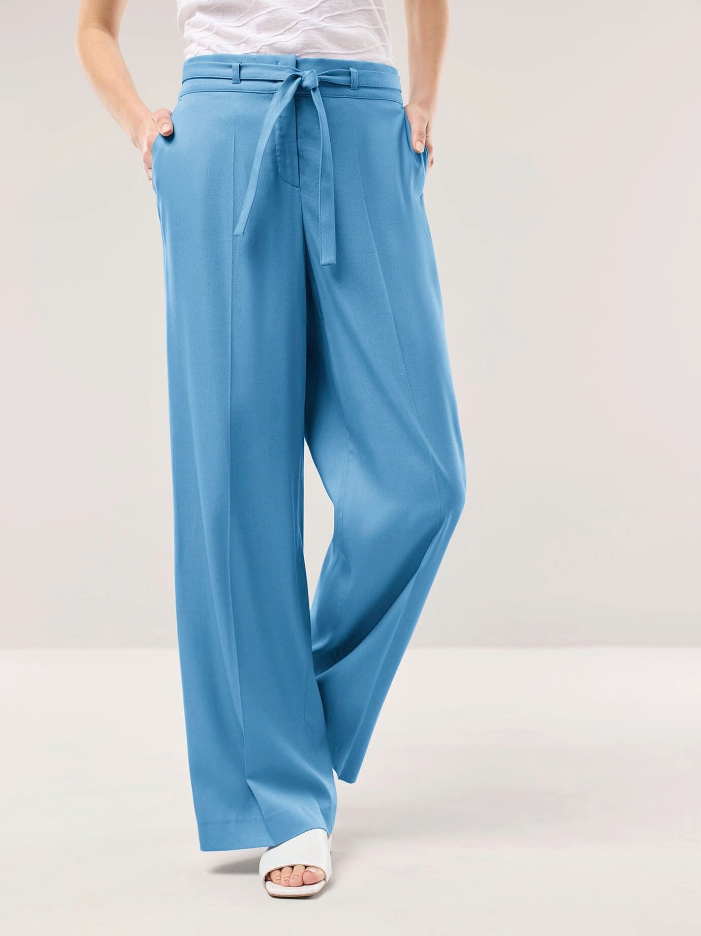 Walbusch Marlene-Hose Damen Marlene aus kühlendem Gewebe Regular Fit inklusive Gürtel Sommerhose Kurzgröße, Flex-Bund, Lyocell-Viskose, pflegeleicht