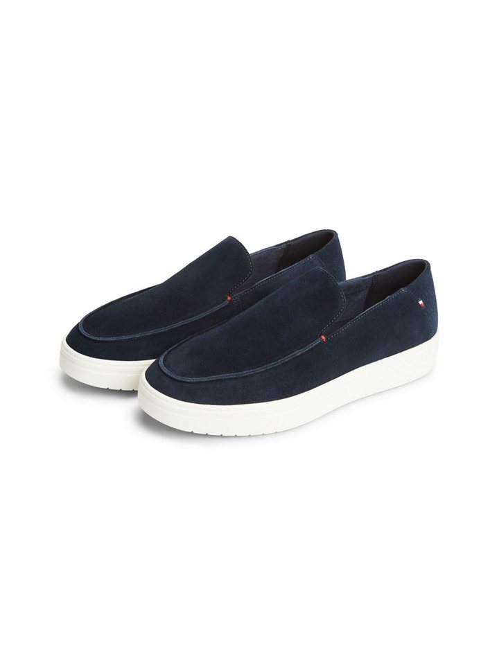 Tommy Hilfiger MODERN LIGHT SUEDE LOAFER Slipper Schlupfschuh, Flat mit typischer Mokassinnaht