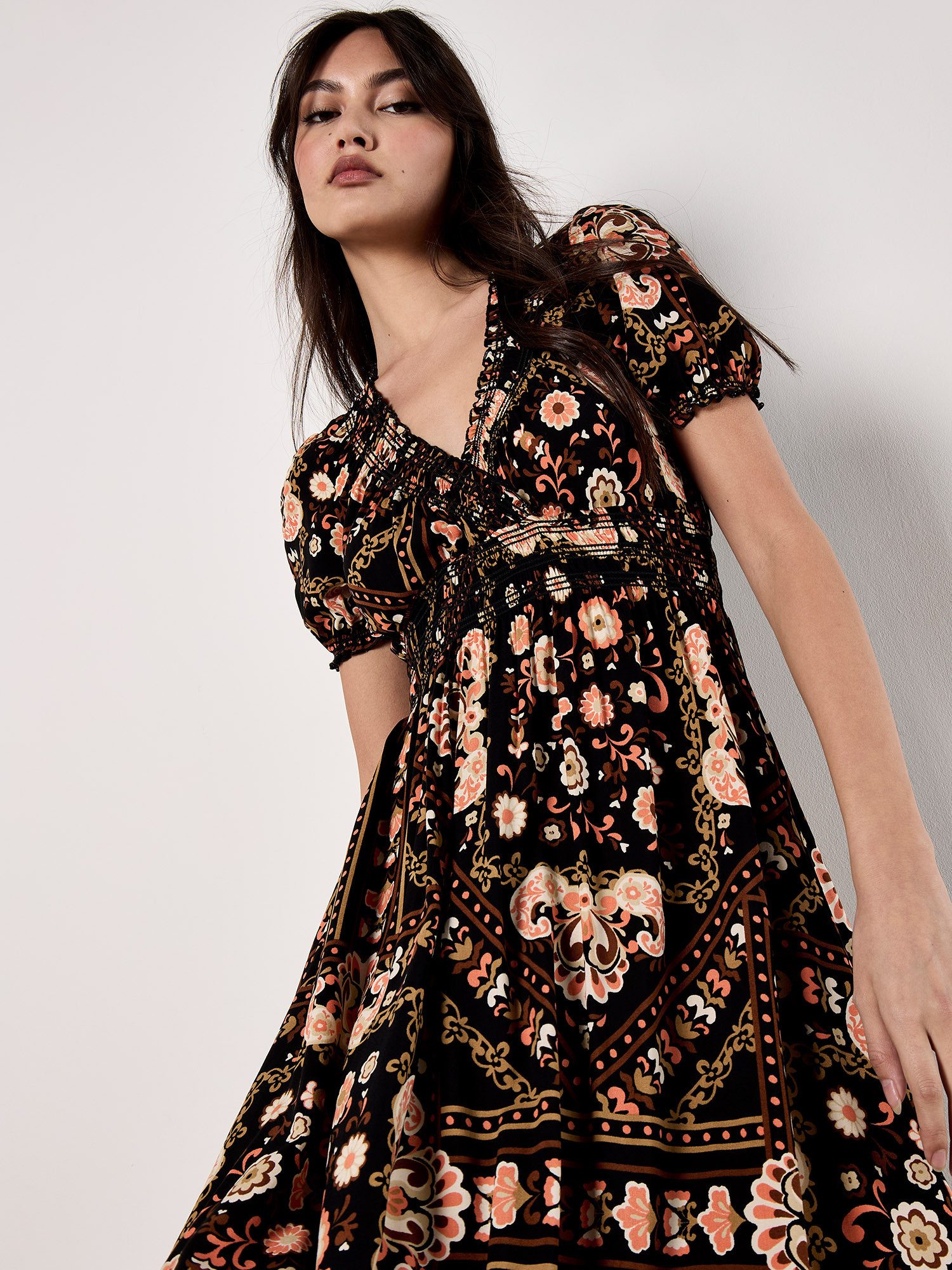 Apricot Druckkleid Scarf Print Smocked Dress, günstig online kaufen