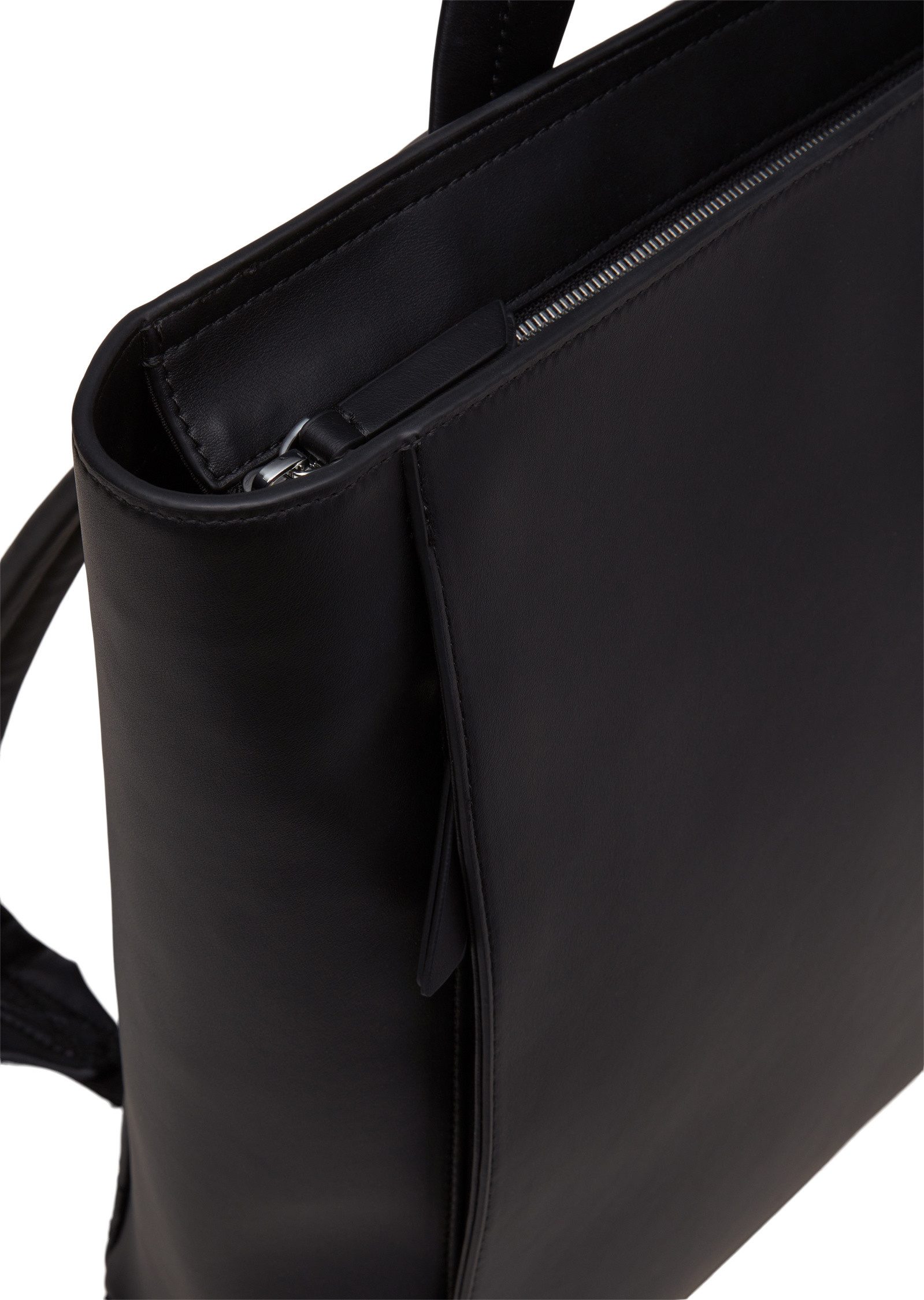 Marc O'Polo Rucksack aus einer Lederalternative aus recyceltem Polyester