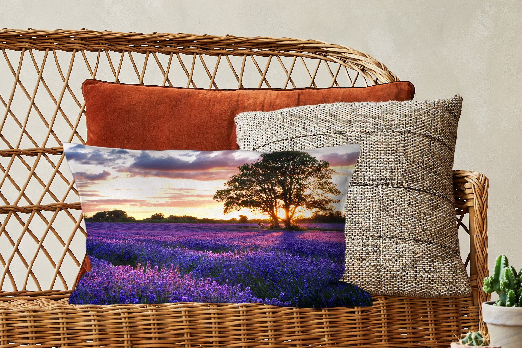 MuchoWow Dekokissen Lavendelfelder in Zierkissen, Schlafzimmer Wohzimmer bei mit Sonnenuntergang, Dekoration, Füllung, Dekokissen England