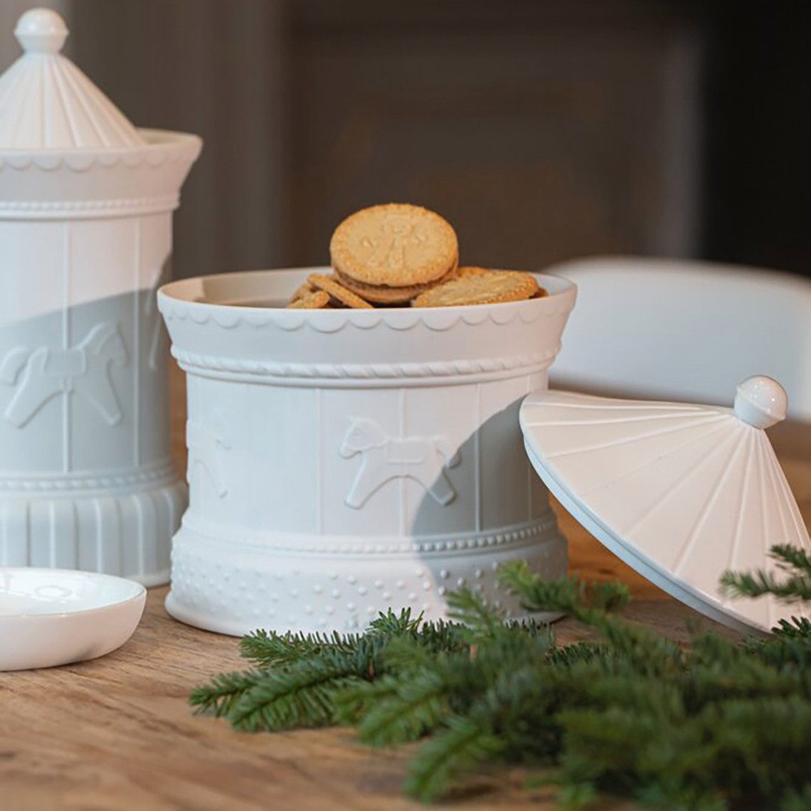 Räder Design Aufbewahrungsdose Räder Karusseldose Punkte aus Pozellan weiß günstig online kaufen