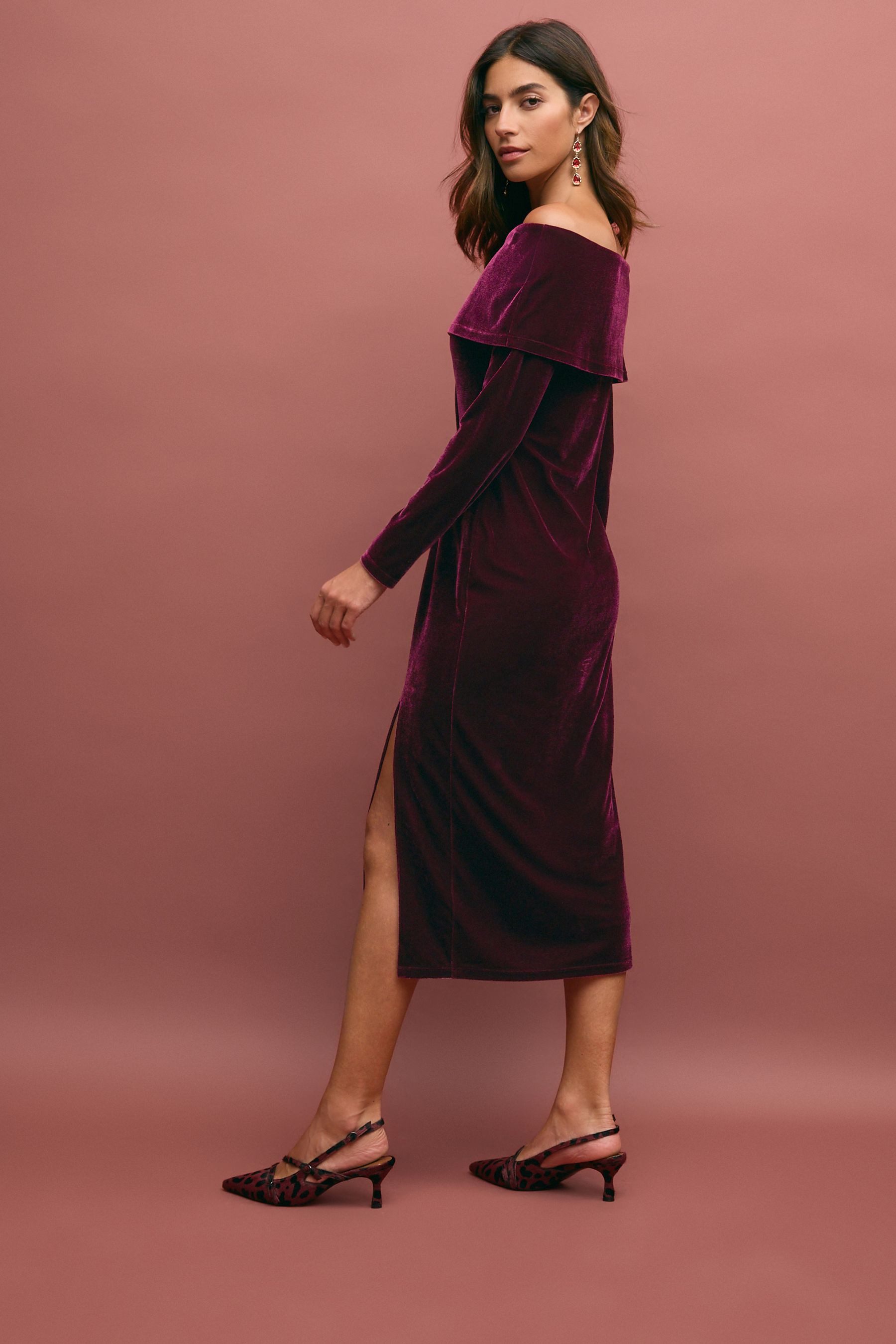 Next Samtkleid Schulterfreies Midikleid aus Samt günstig online kaufen