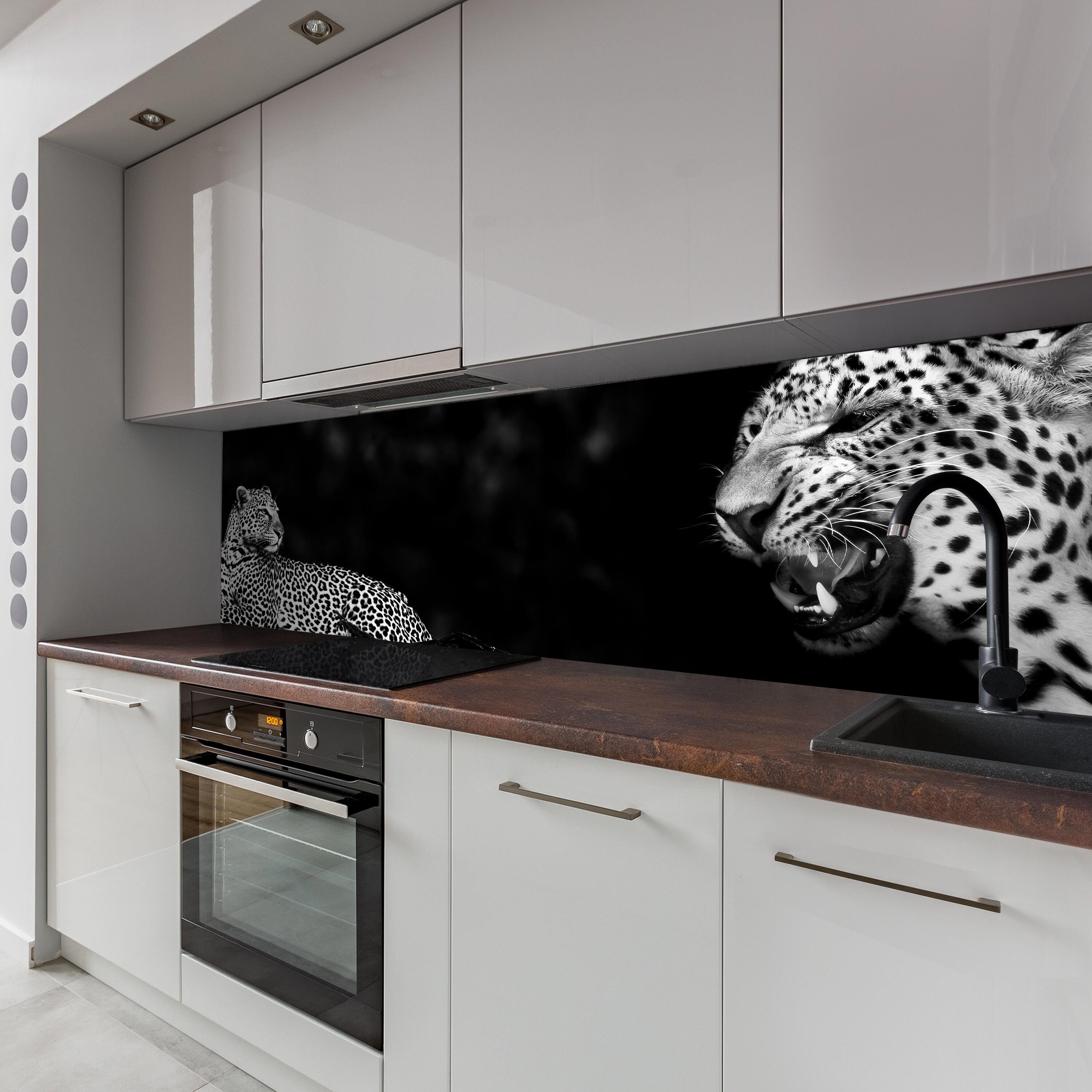 versch. Weiß Fauchen, Größen Küchenrückwand wandmotiv24 Hartschaum Leopard Premium Schwarz in (1-tlg), Nischenrückwand Raubkatze