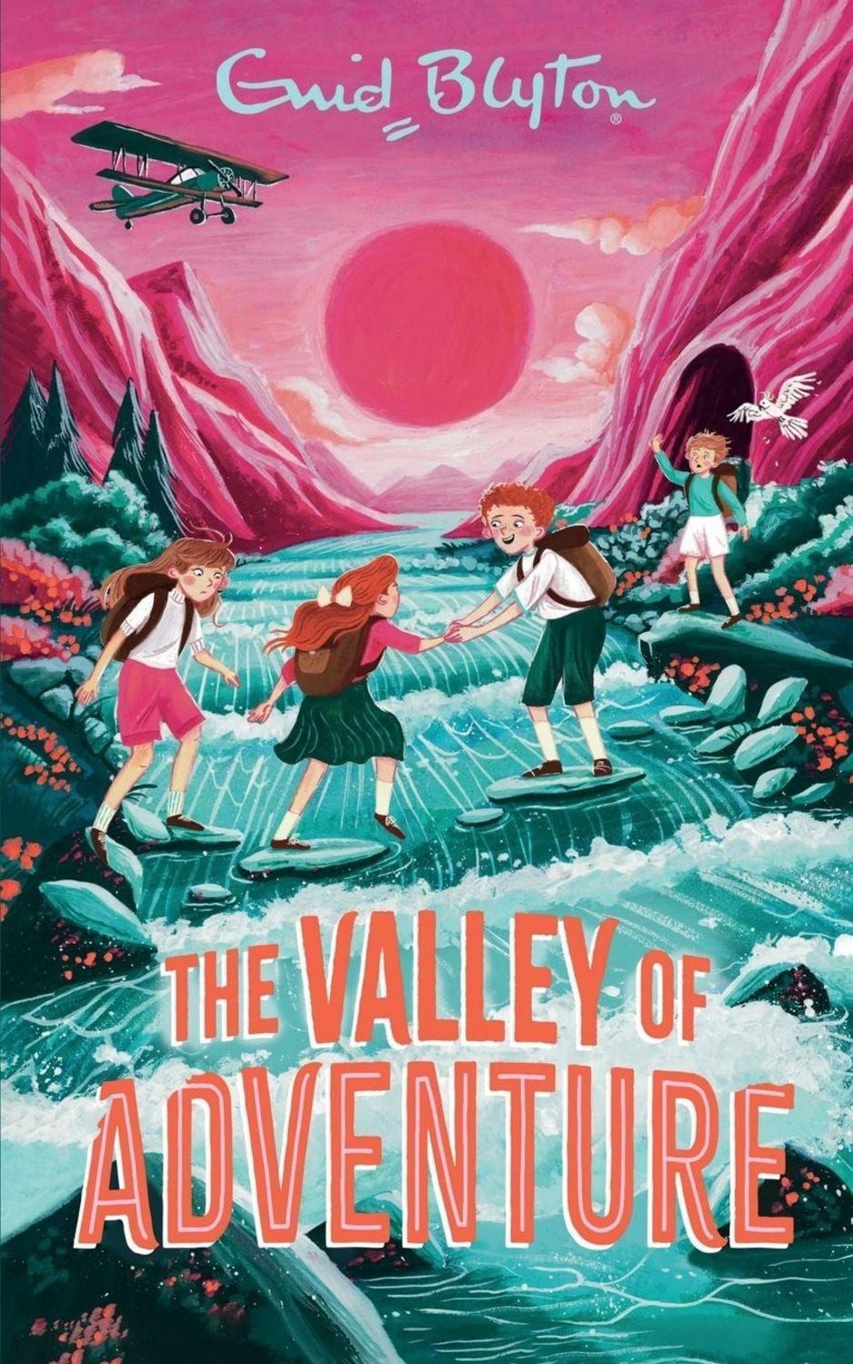 The Valley of Adventure / Enid Blyton