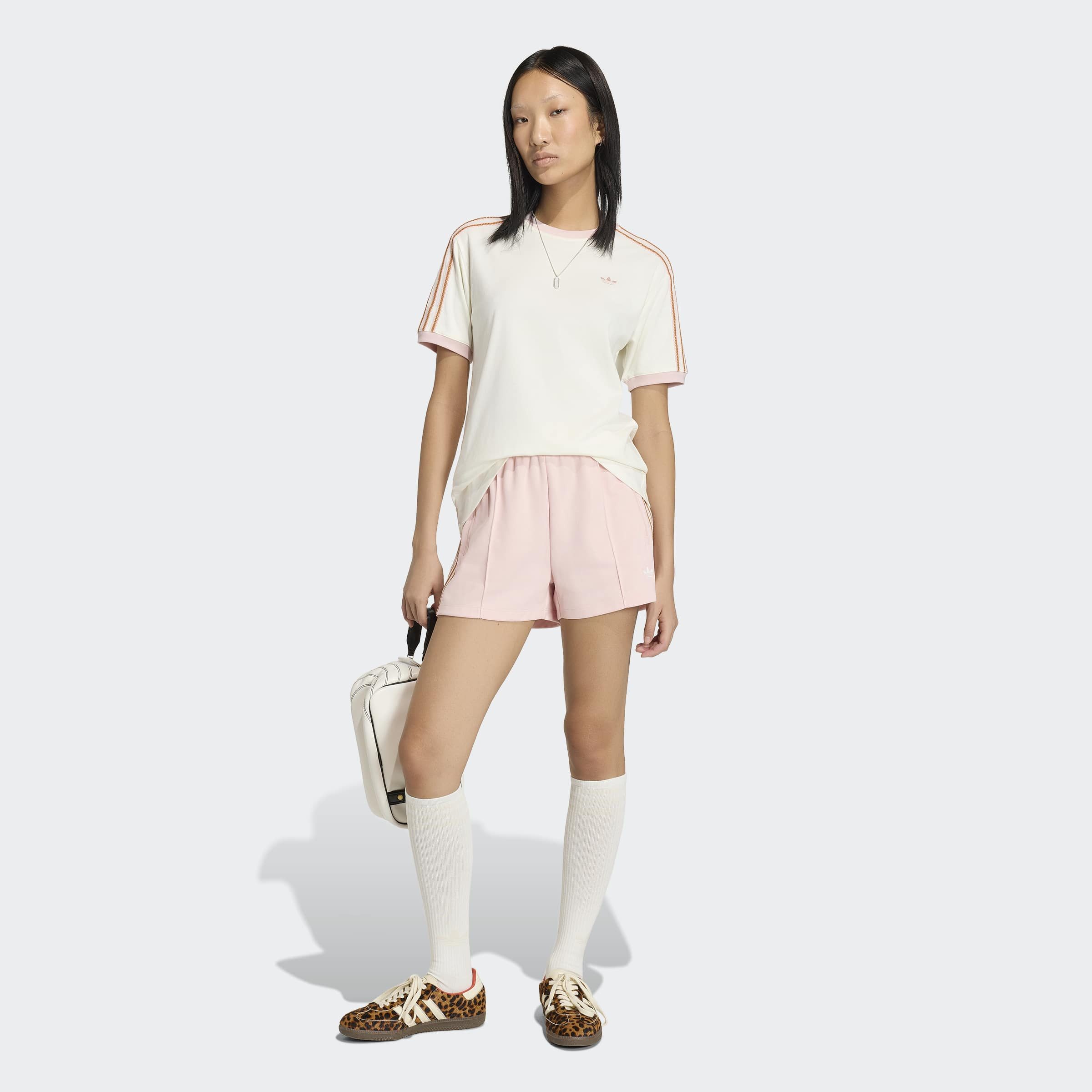 adidas Originals Shorts ADIDAS ORIGINALS SUMMER GLOW aus Baumwolle, mit Gummizug, enger Schnitt