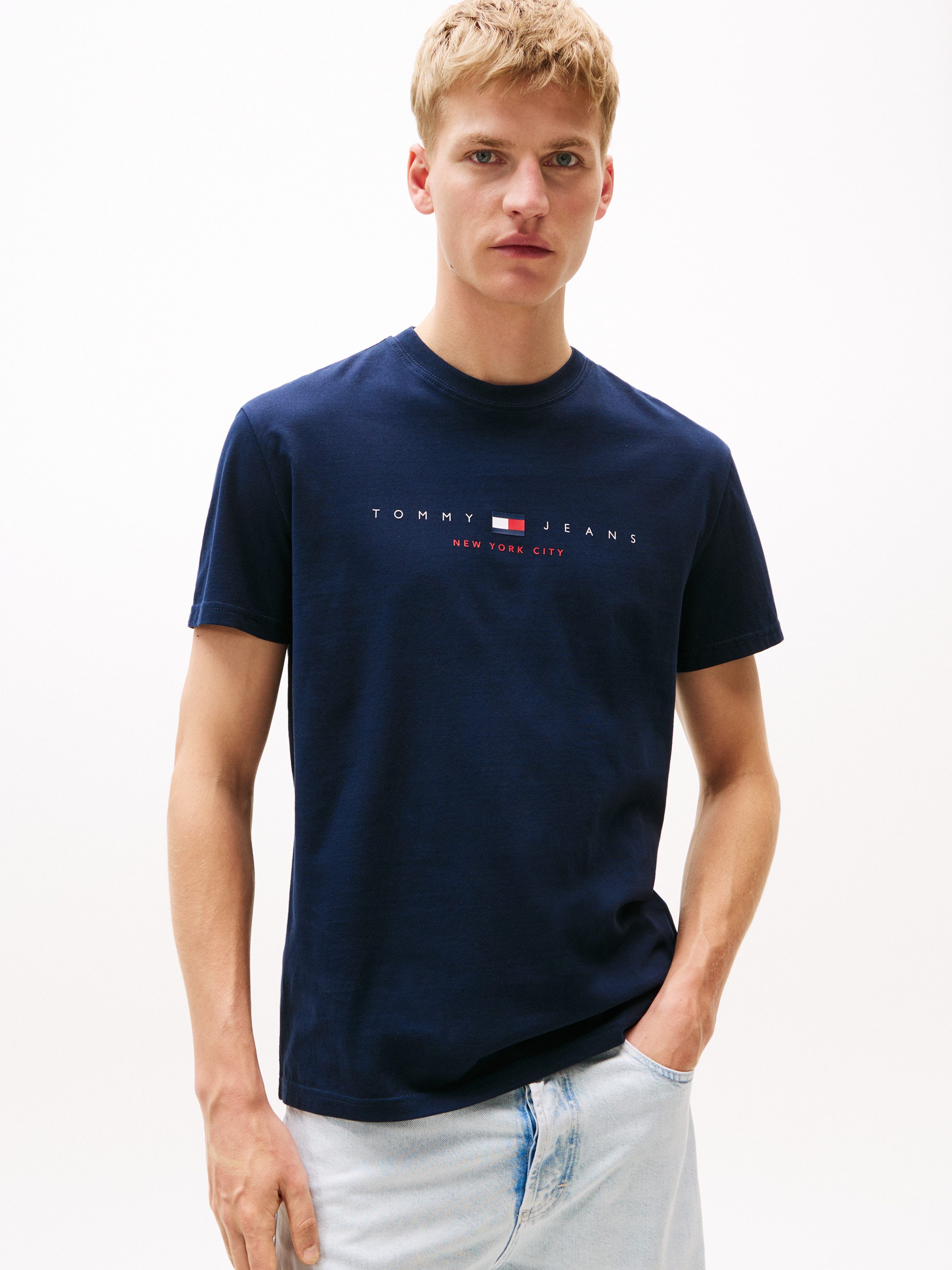 Tommy Jeans T-Shirt TJM REG FLAG LINEAR SS TEE EXT Mit Rundhalsausschnitt günstig online kaufen