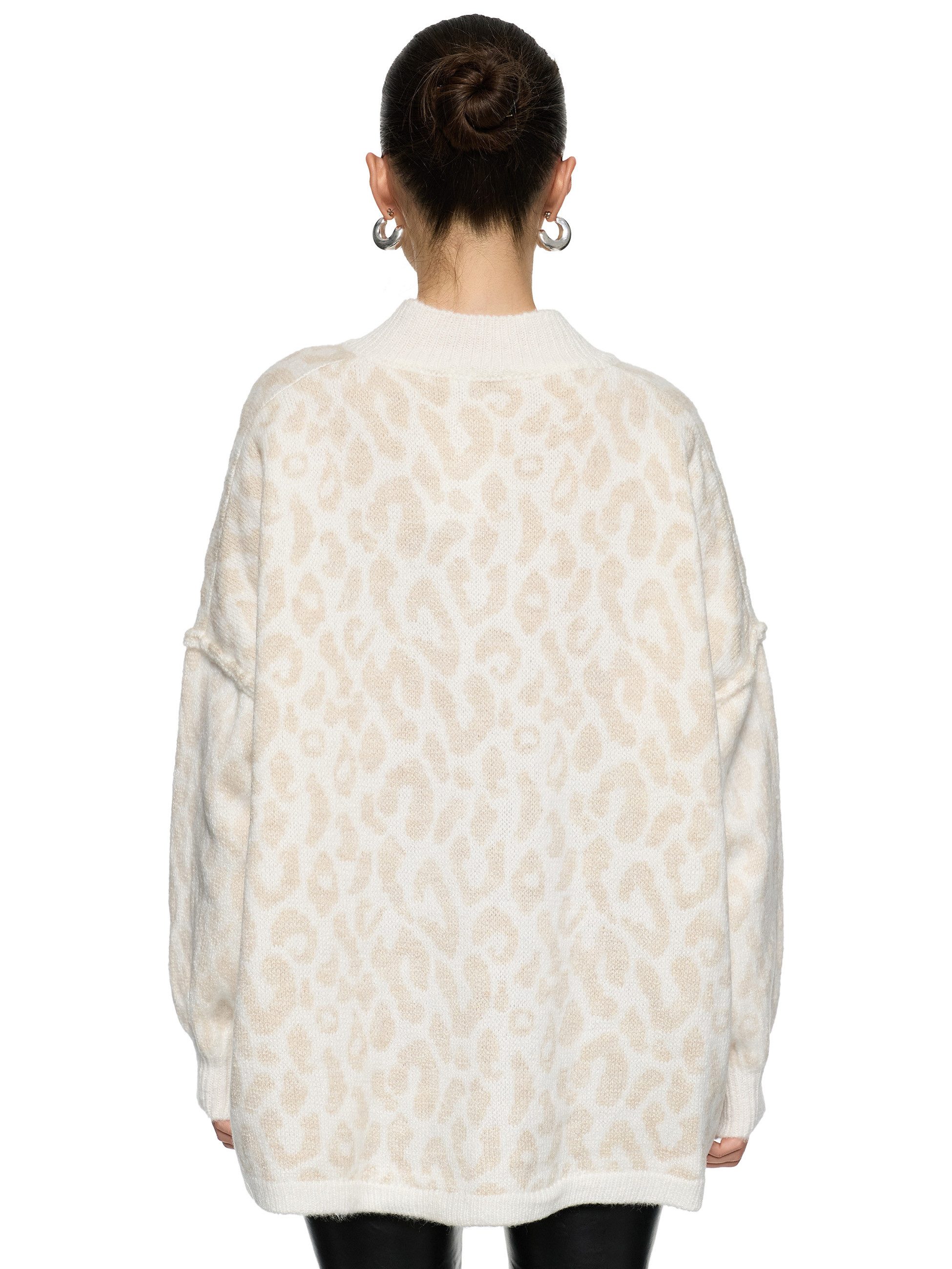 Worldclassca Cardigan WORLDCLASSCA Damen Cardigan Oversize Strickjacke Knöpfen Leopard Look Neue Kollektion - Stilvolle und gemütliche Strickmode für Damen – Bild 3 von 4
