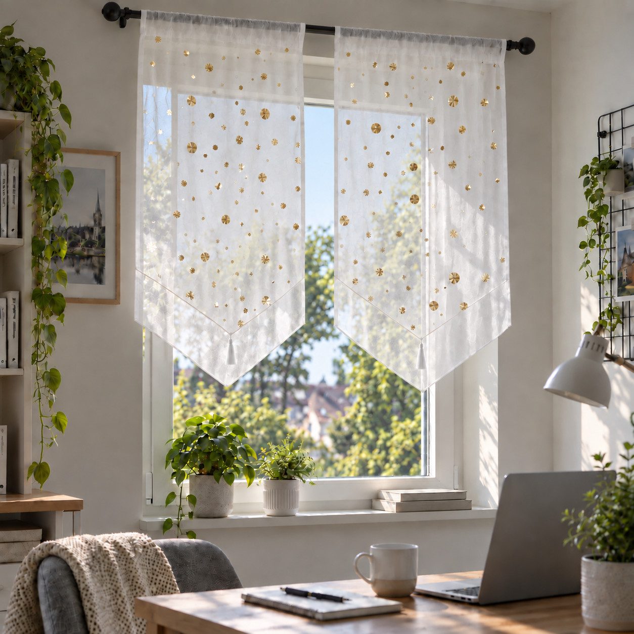 Joyswahl Scheibengardine Daria Kurzstore mit Glanzkreisen im modernen Stil (1 St), Stangendurchzug, transparent, Voile, mit spitzem Abschluss und Quaste, modern elegant für Küche Esszimmer
