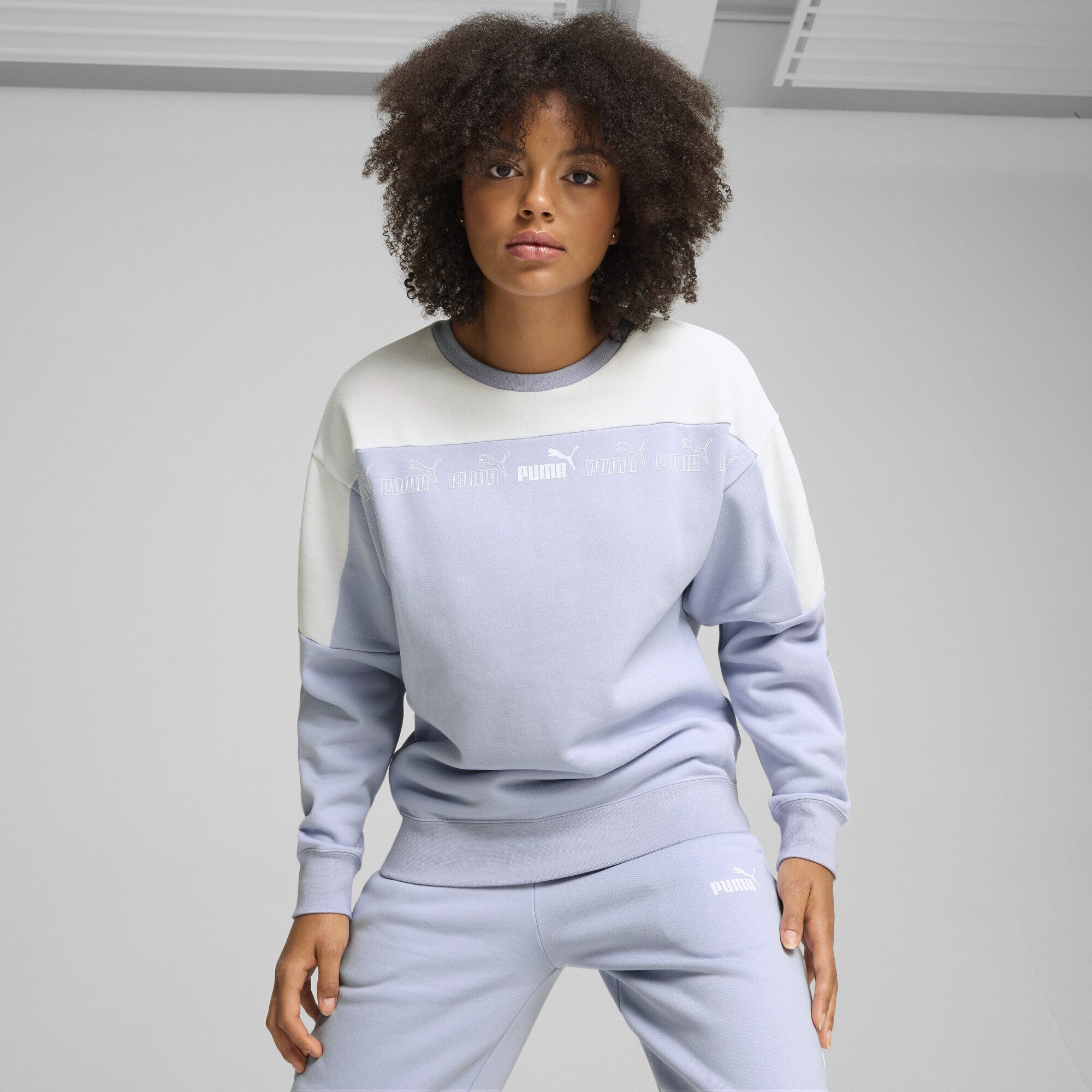 PUMA Sweatshirt Around The Block Crewneck Damen – Bild 3 von 5