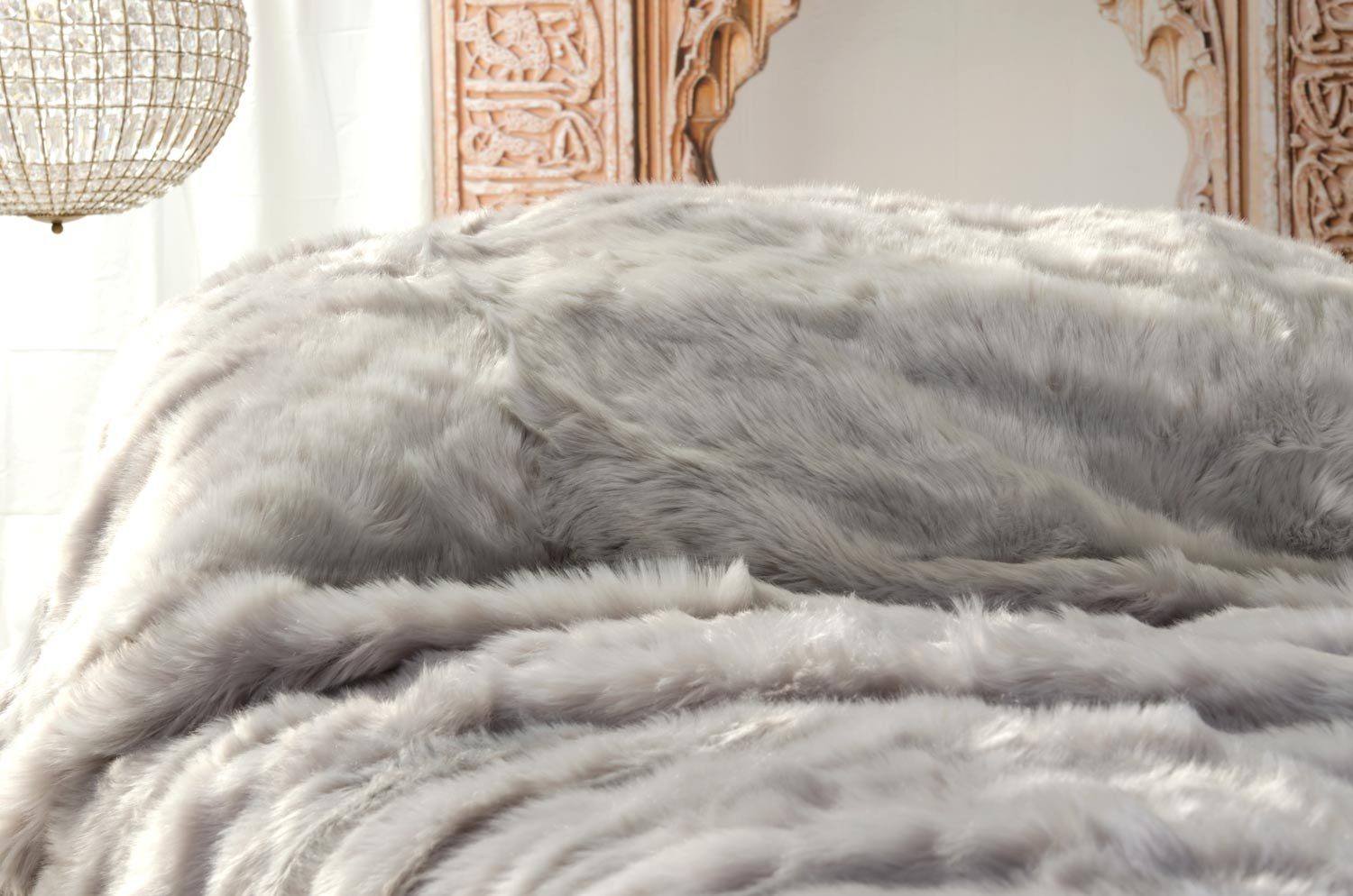 Wohndecke Premium Felldecke (Kunstfelldecke) "Zobel silber-grau", Wohnen und Accessoires GmbH & Co. KG, Pelzoptik
