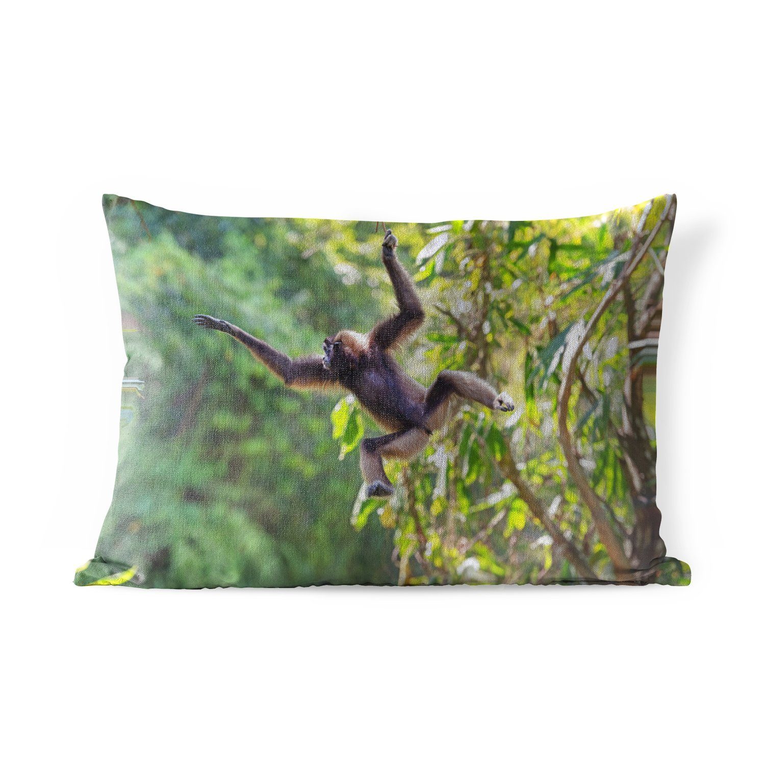 MuchoWow Dekokissen Springender Affe im Dschungel, Outdoor-Dekorationskissen, Polyester, Dekokissenbezug, Kissenhülle