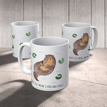 Mr. & Mrs. Panda Tasse Otter mit Seerose - Weiß - Geschenk, Seeotter, Wasser, Becher, Fischo, Keramik