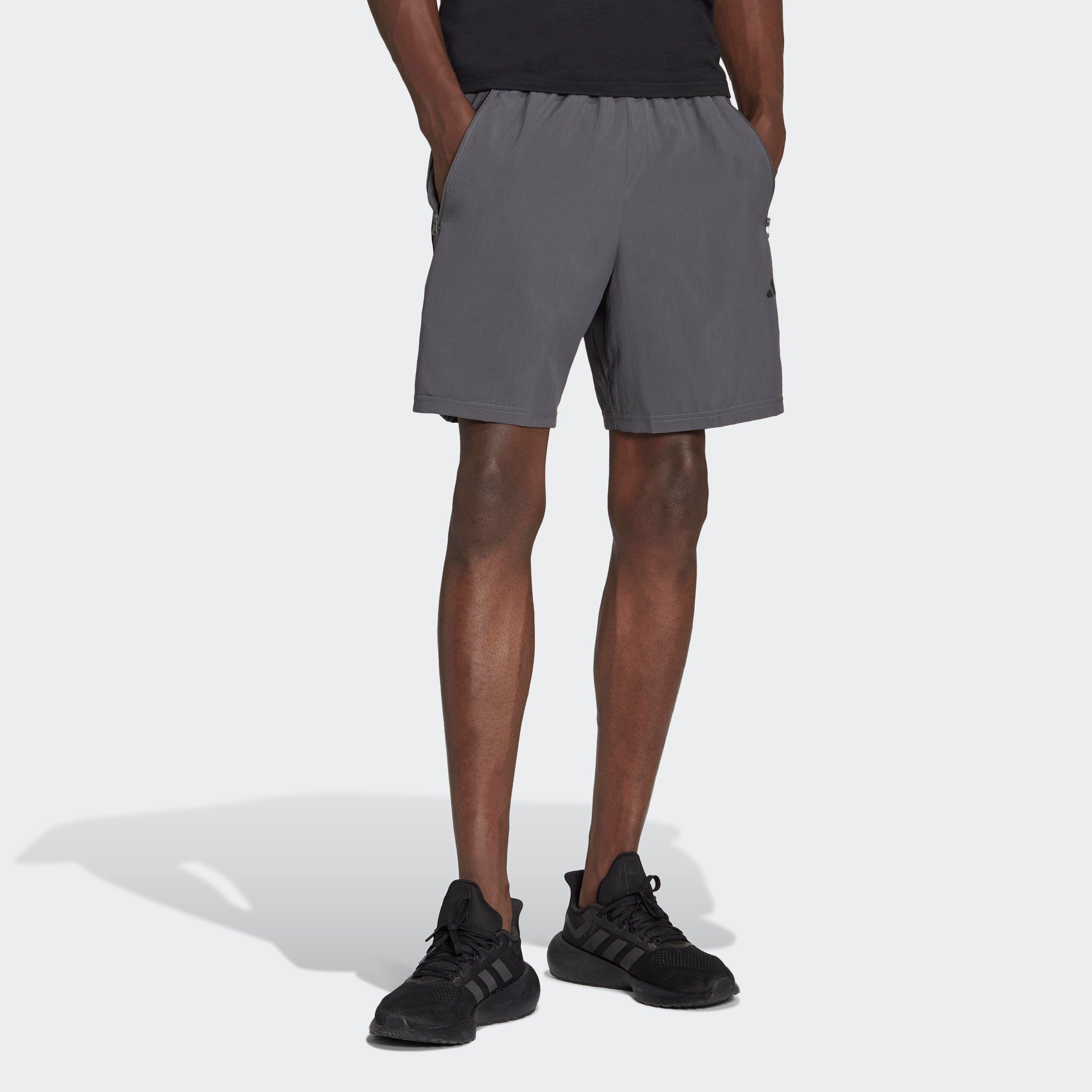 adidas Performance Shorts TRAIN ESSENTIALS WOVEN TRAINING (1-tlg)