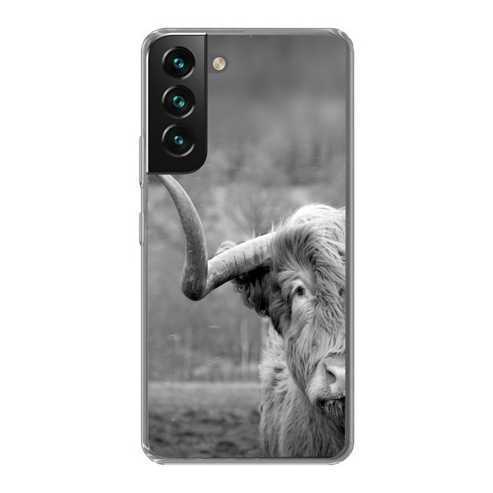 MuchoWow Handyhülle Schottischer Highlander - Kuhkopf - Landschaft - Natur - Kuh Phone Case Handyhülle Samsung Galaxy S22+ Silikon Schutzhülle