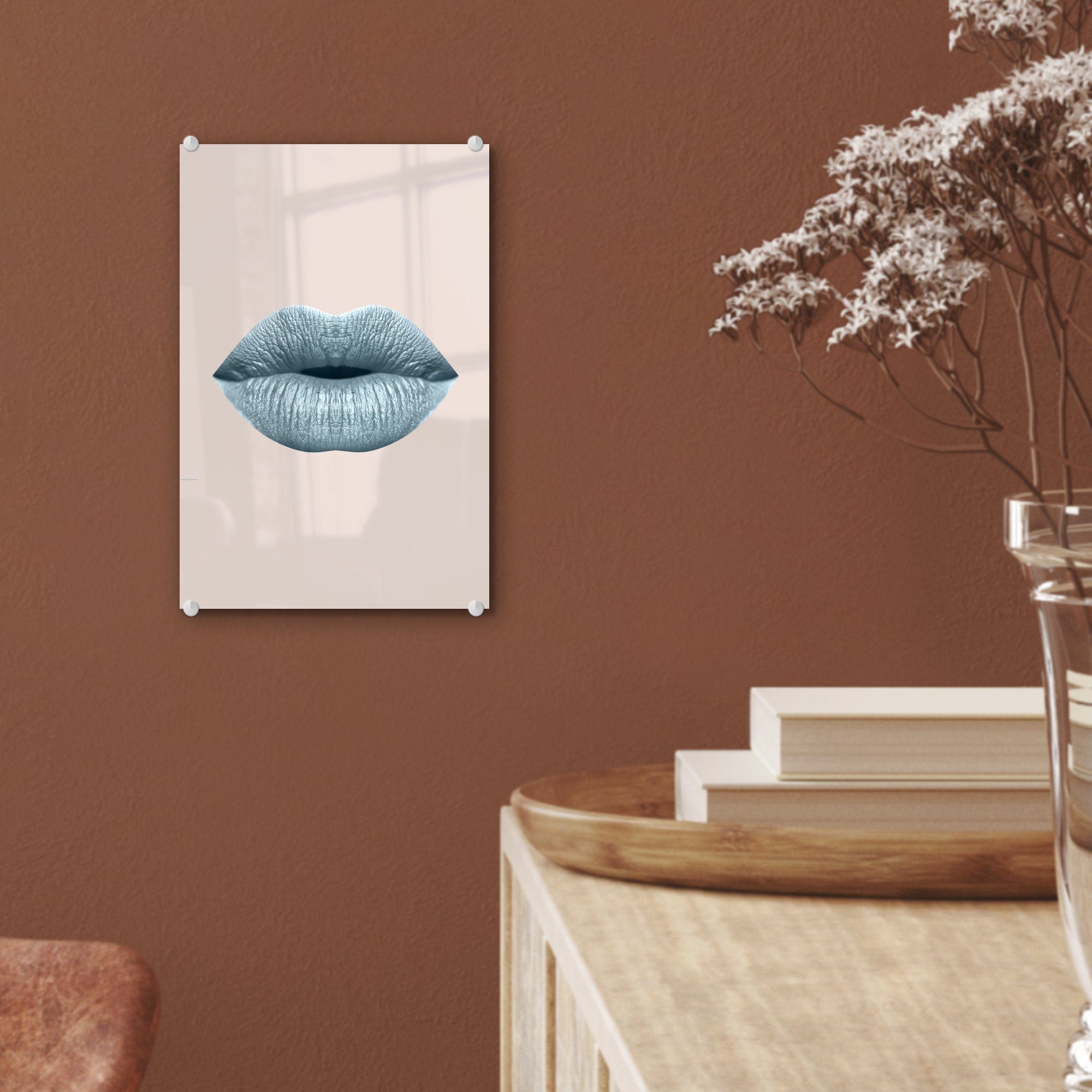 MuchoWow - Glasbilder Wandbild (1 St), - Bilder - Wanddekoration - Foto Glas - auf Acrylglasbild Glas auf Lippen Pastell Grau,
