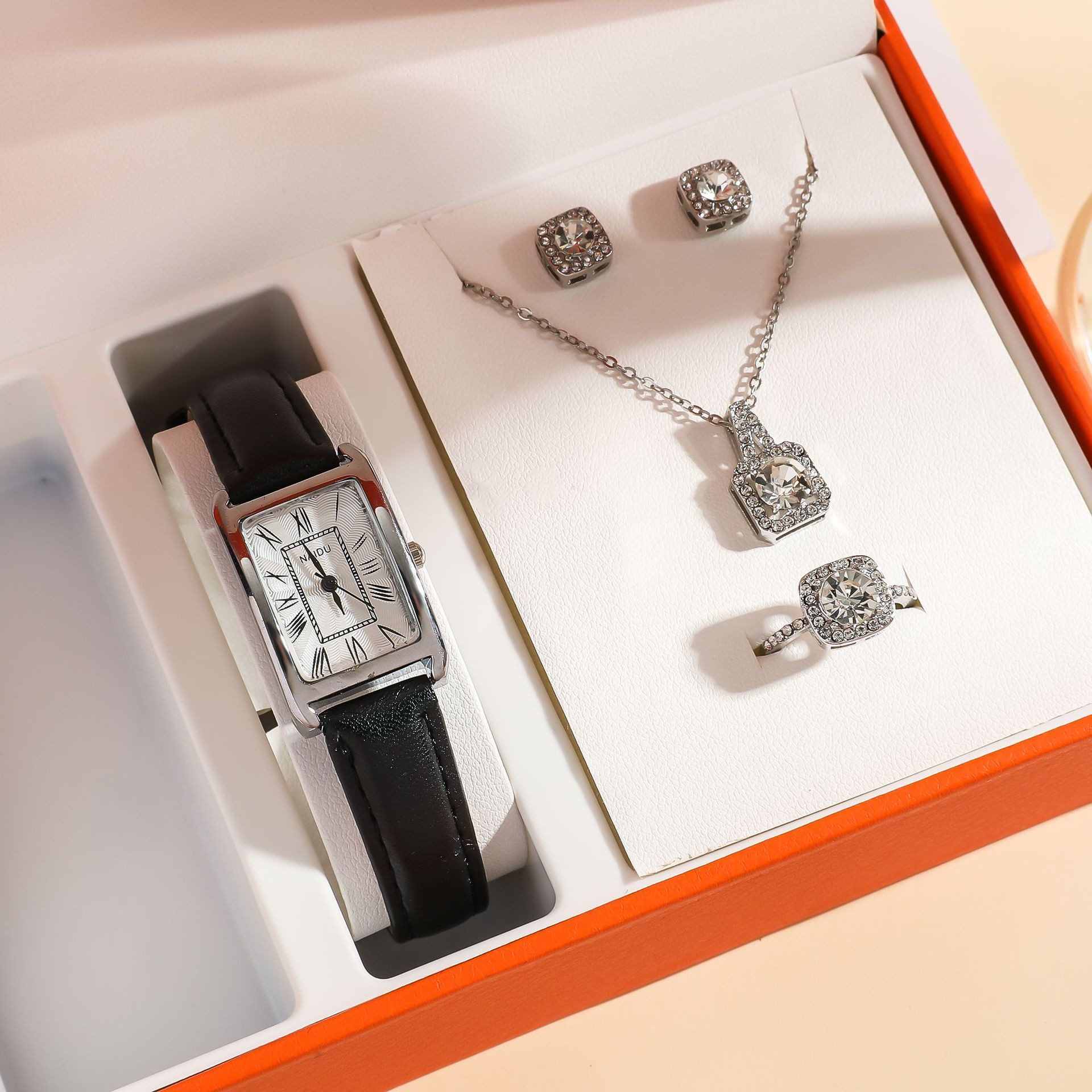 Schmuckset 5pcs Geschenk Damen Armbanduhr Halskette Ring Ohrring