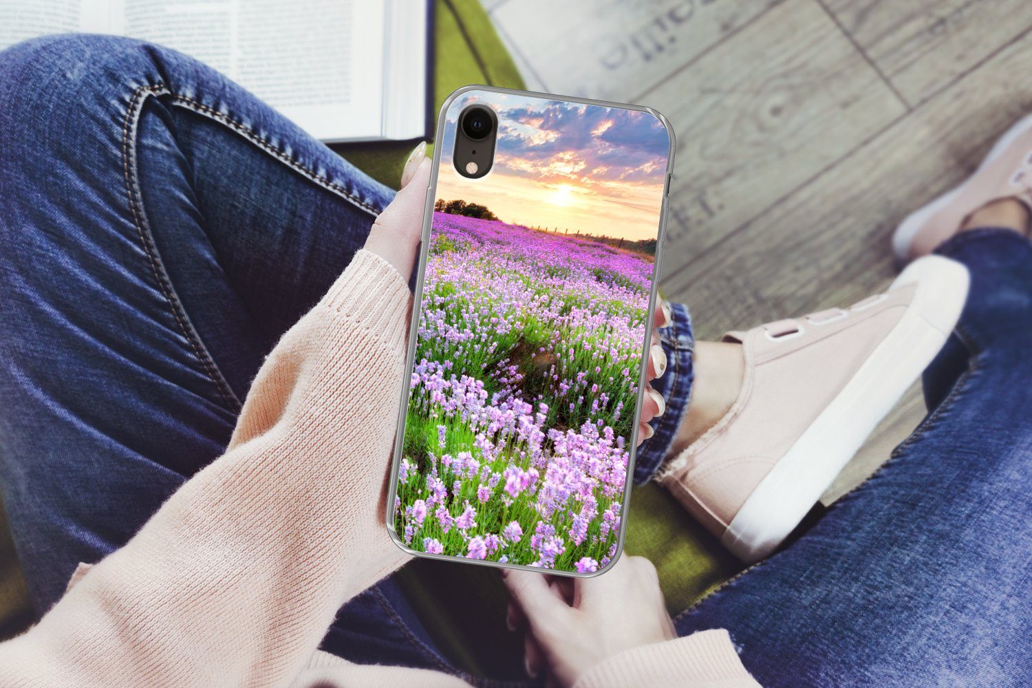 MuchoWow Handyhülle für Apple iPhone XR Blumen - Lavendel - Lila - Himmel - Sonnenuntergan, Smartphone-Bumper, Print, Handy Schutzhülle Dünn