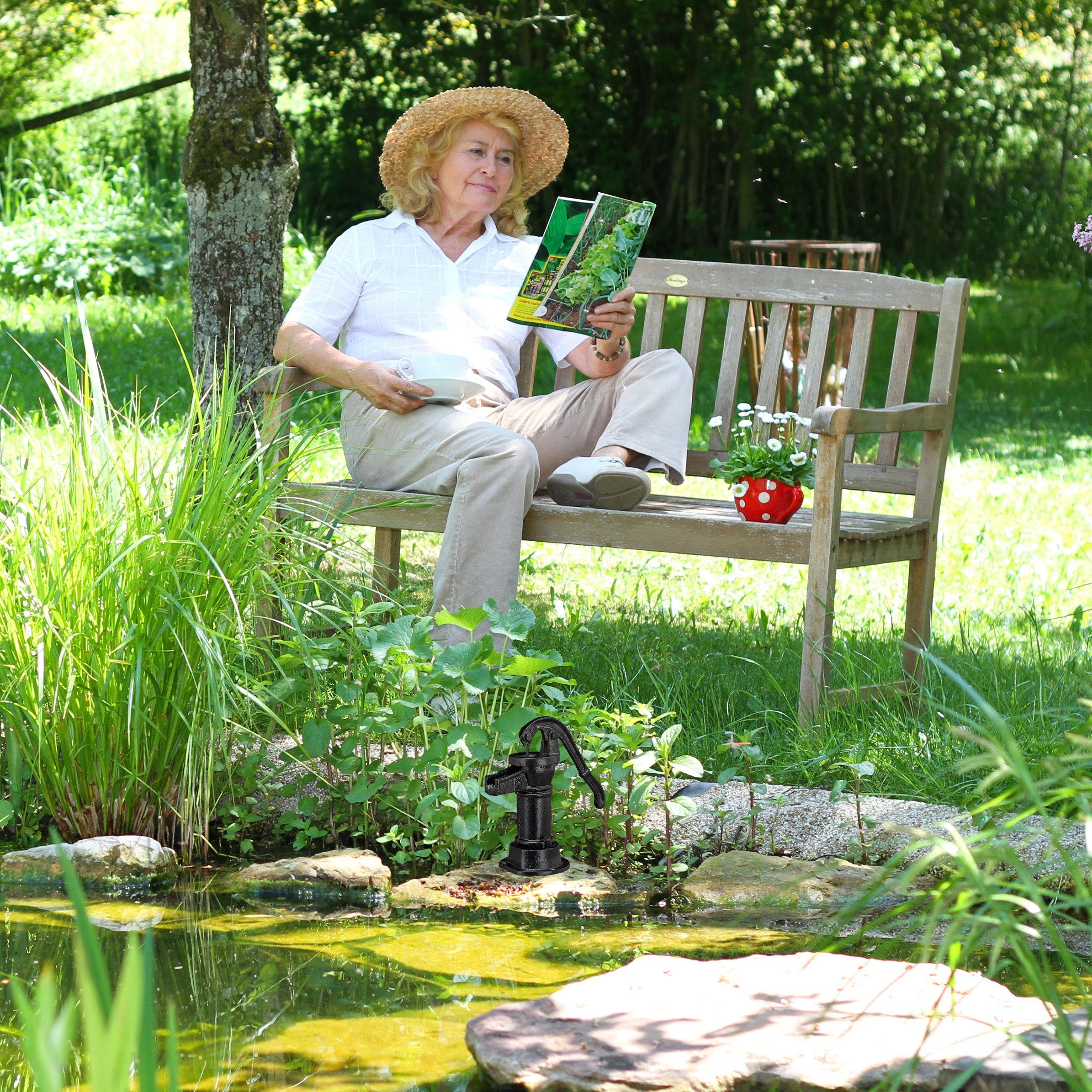 relaxdays Gartenfigur Deko Pumpe Gusseisen