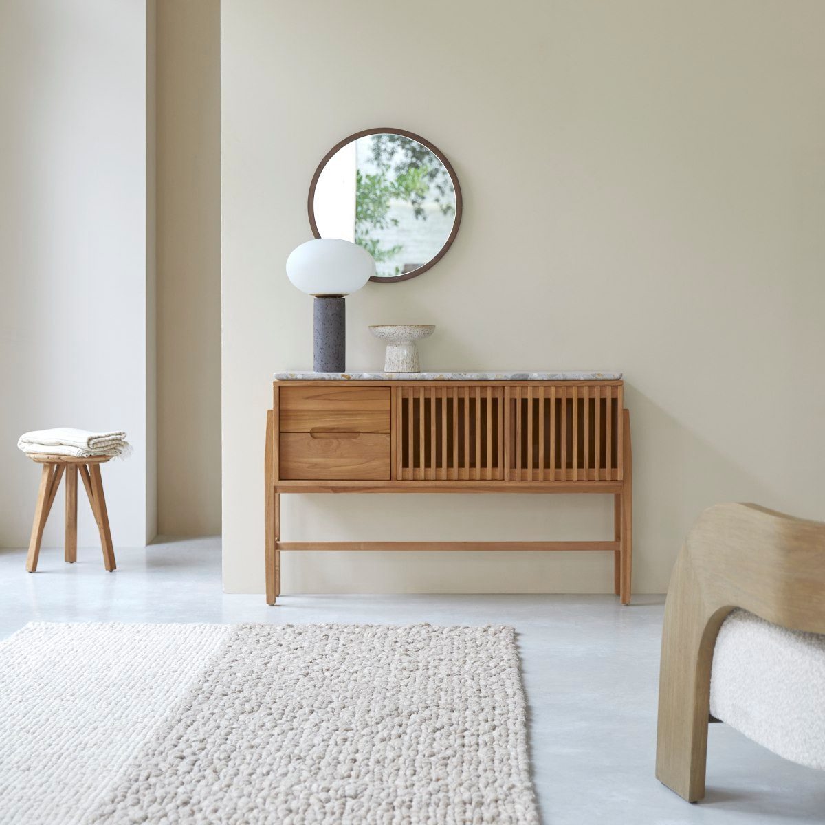 Tikamoon Konsolentisch Konsole aus massivem Teakholz und Premium-Terrazzo