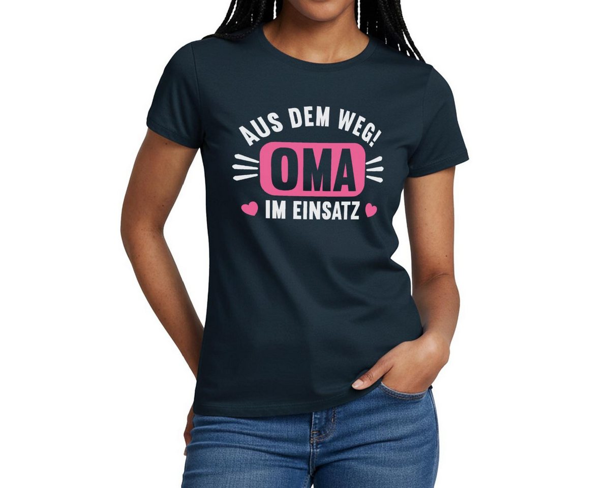 Spreadshirt T-Shirt Aus Dem Weg Oma Im Einsatz, Lustige Oma Frauen T-Shirt (1-tlg) Slim Fit, fällt klein aus