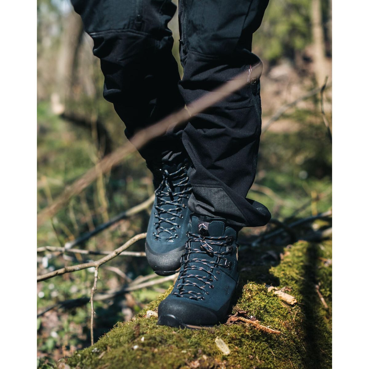Lundhags Bjerg Mid Hikingschuh Vielseitiger Wanderstiefel aus italienischem Veloursleder mit