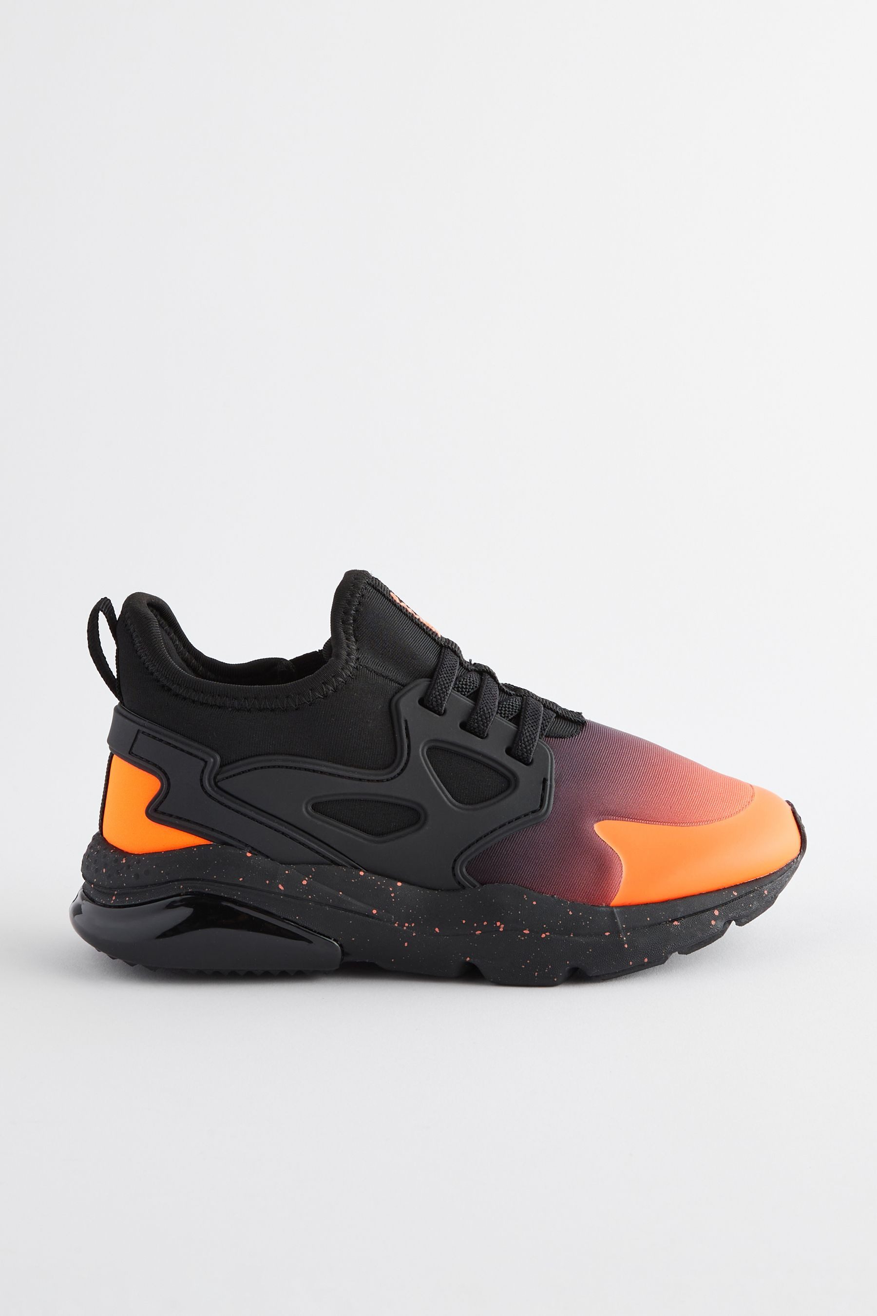 Elastischer Sportschuh mit Schnürung Sneaker