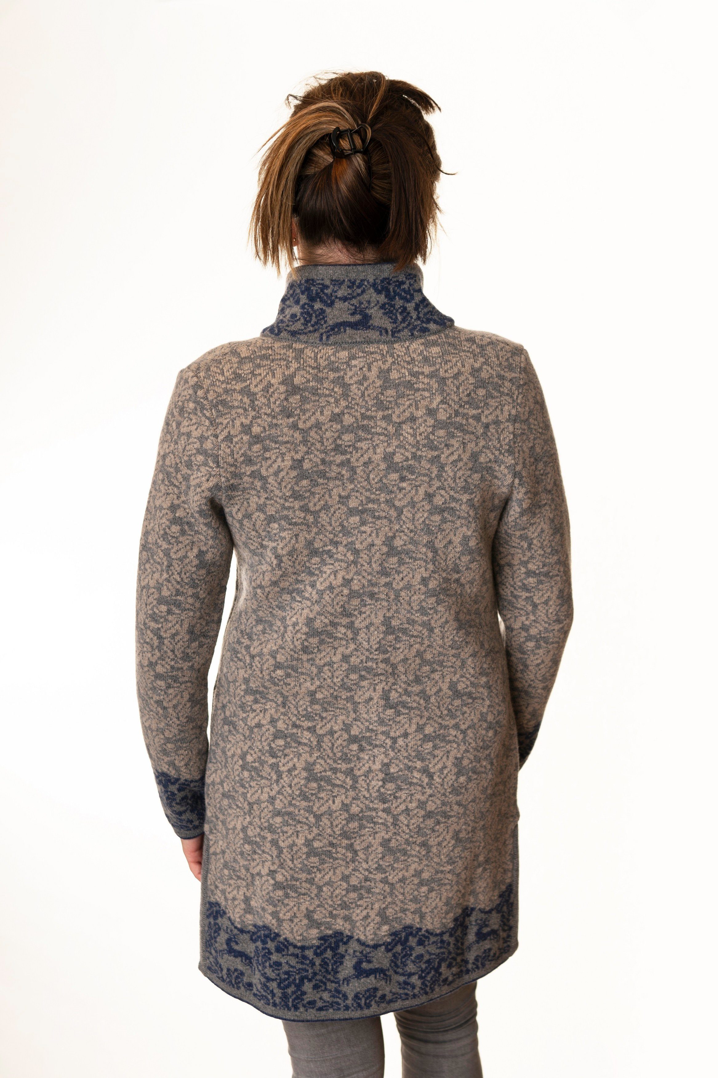 Pezzo D'oro Strickmantel Gehrock,Strickjacke long, grau/hellgrau/blau gemustert, aus Bayern, (1-teilig) Jacquardstrick in Bayern gefertigt